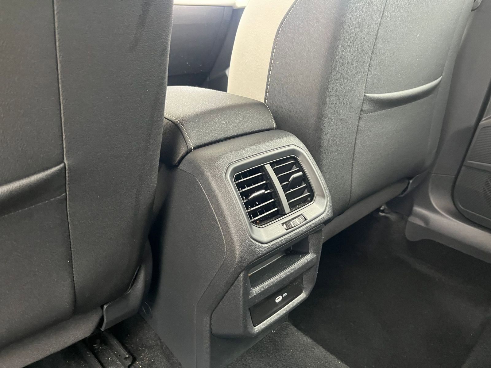 Thumbnail: 2025 Volkswagen Taos - 24