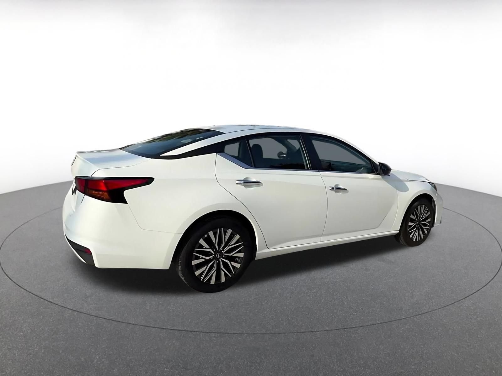 Thumbnail: 2025 Nissan Altima - 15