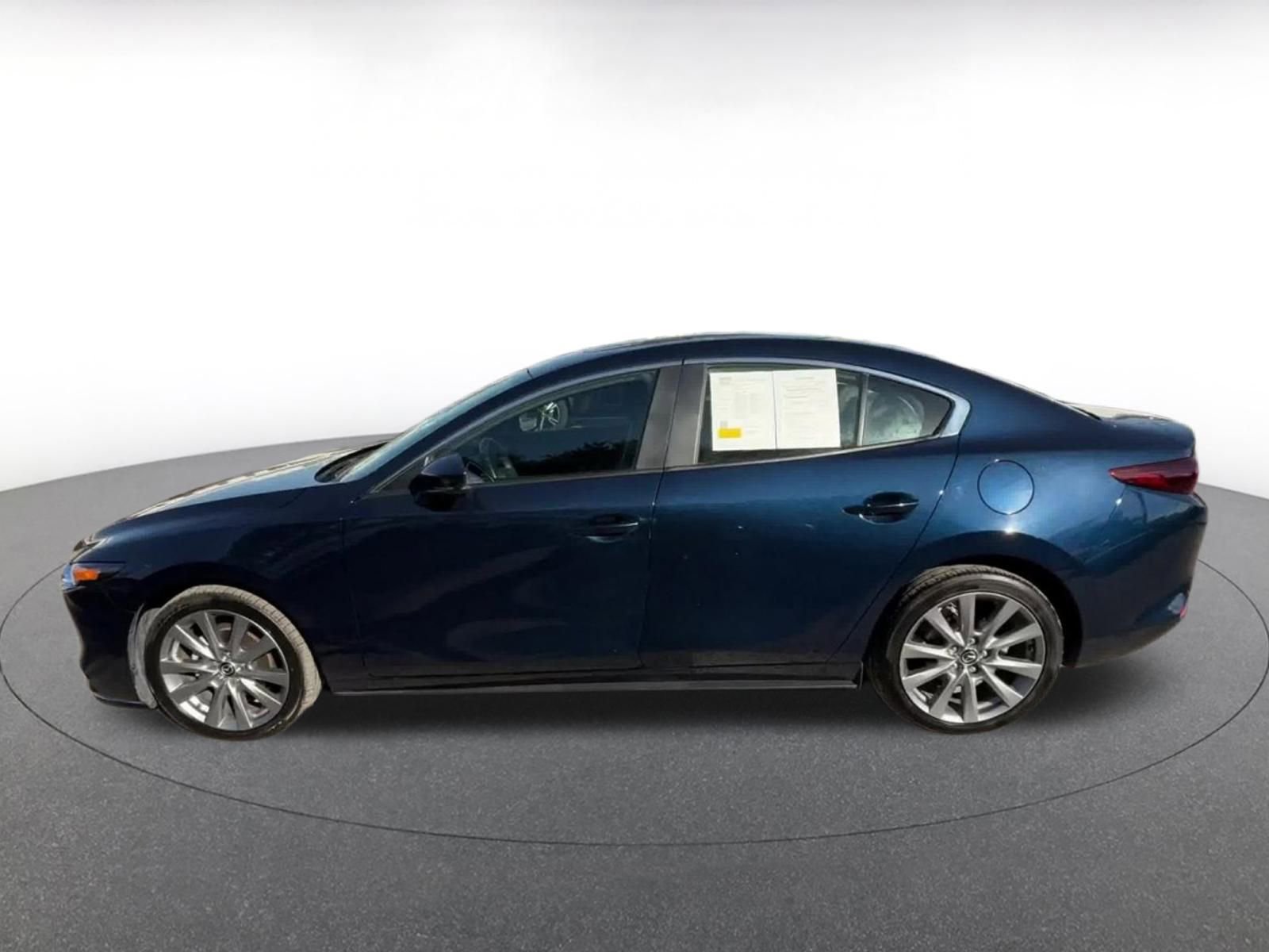 Thumbnail: 2025 Mazda Mazda3 - 9