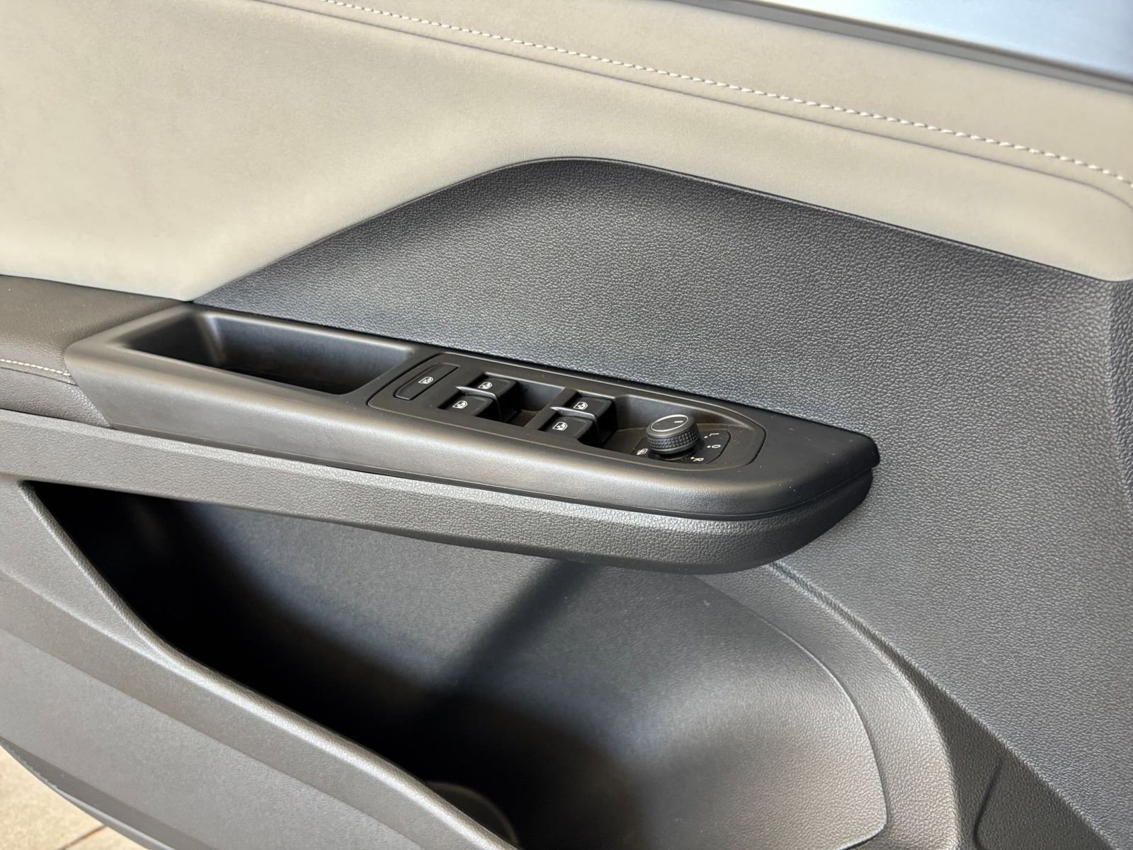 Thumbnail: 2025 Volkswagen Taos - 18