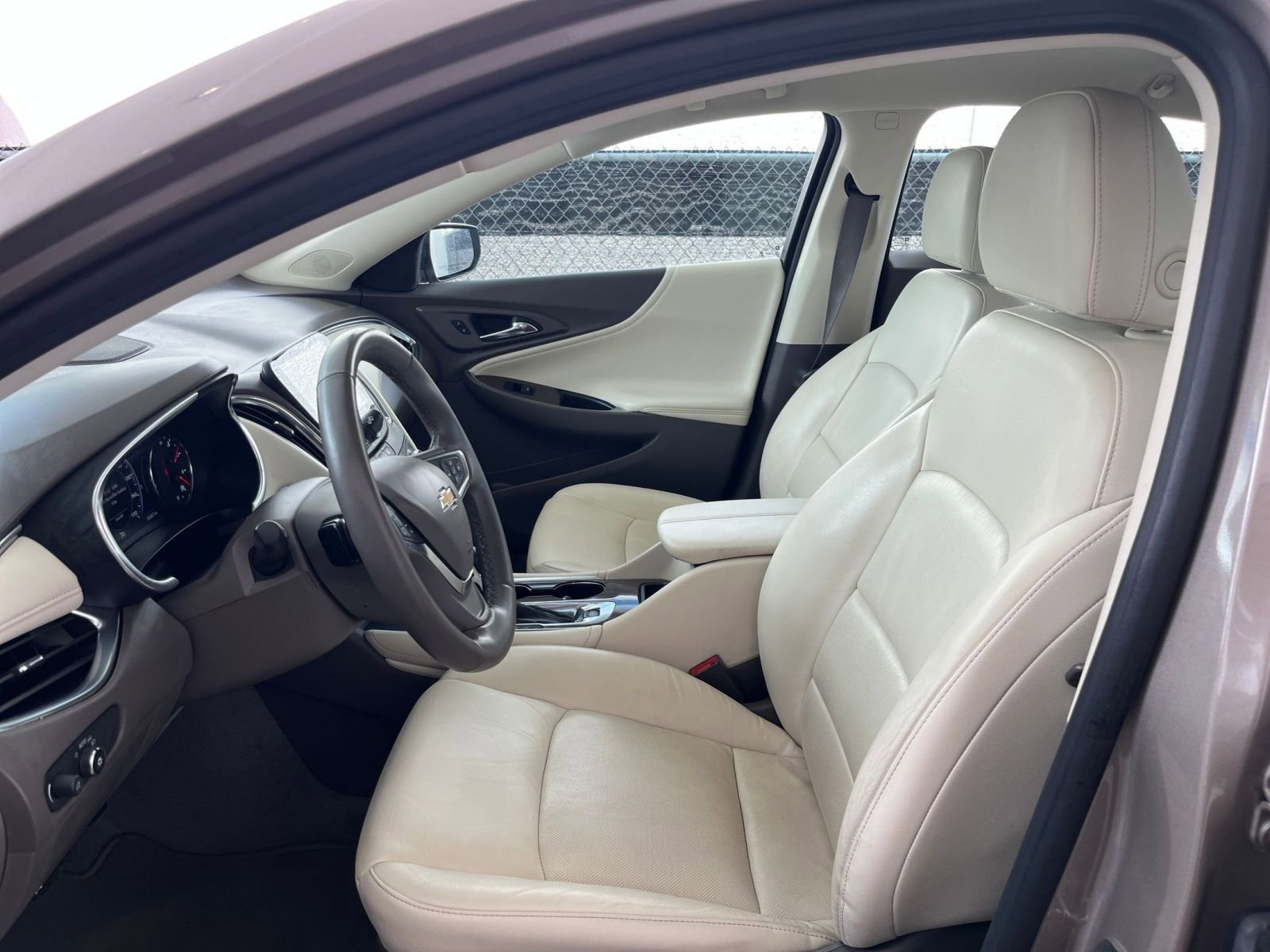 Thumbnail: 2024 Chevrolet Malibu - 27