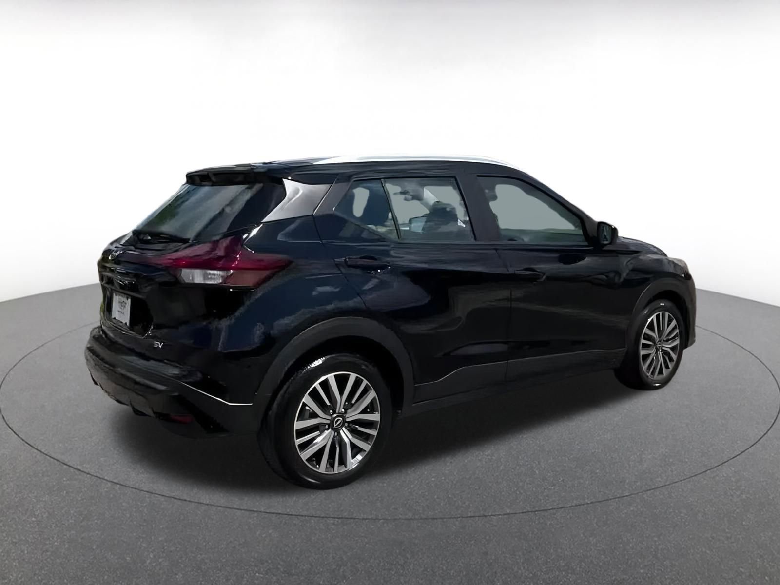 Thumbnail: 2024 Nissan Kicks - 14