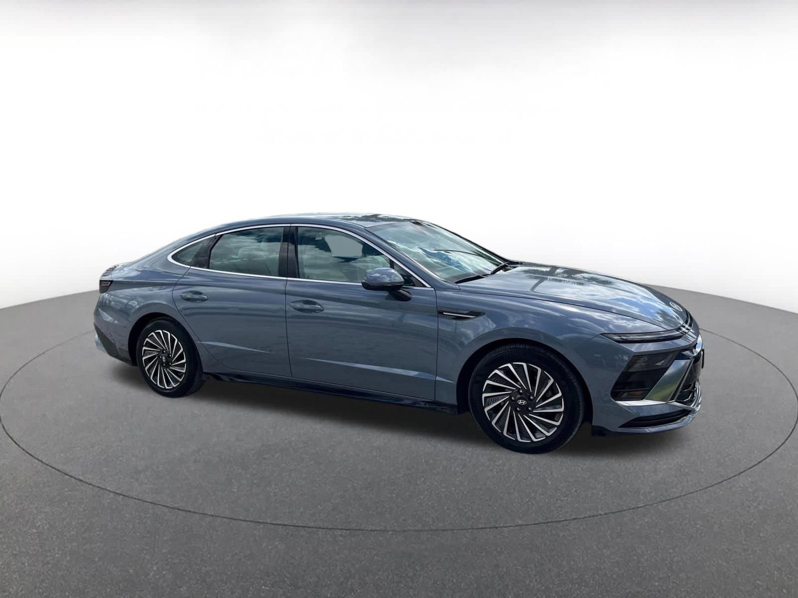 Thumbnail: 2025 Hyundai Sonata - 1