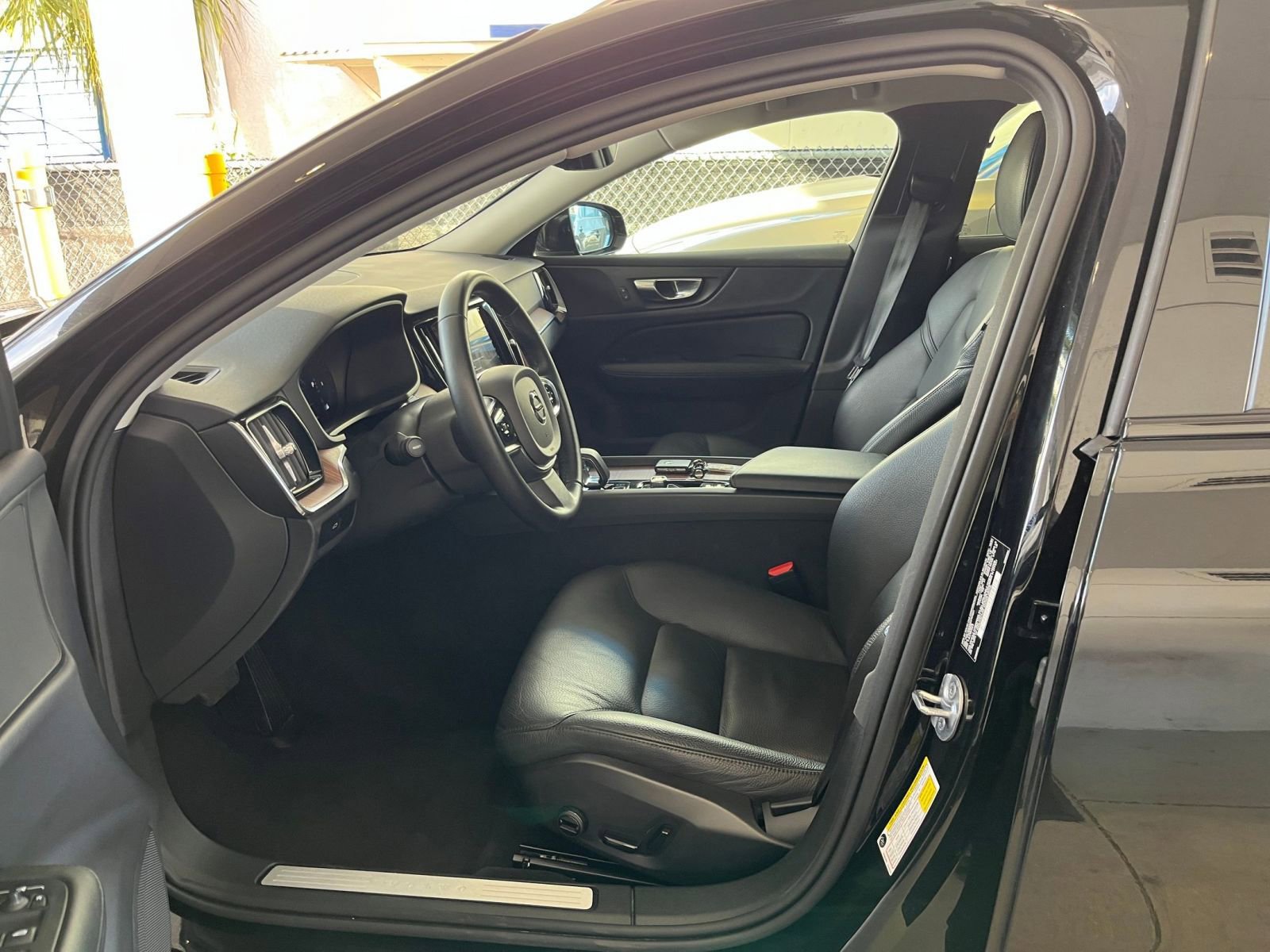 Thumbnail: 2025 Volvo S60 - 27