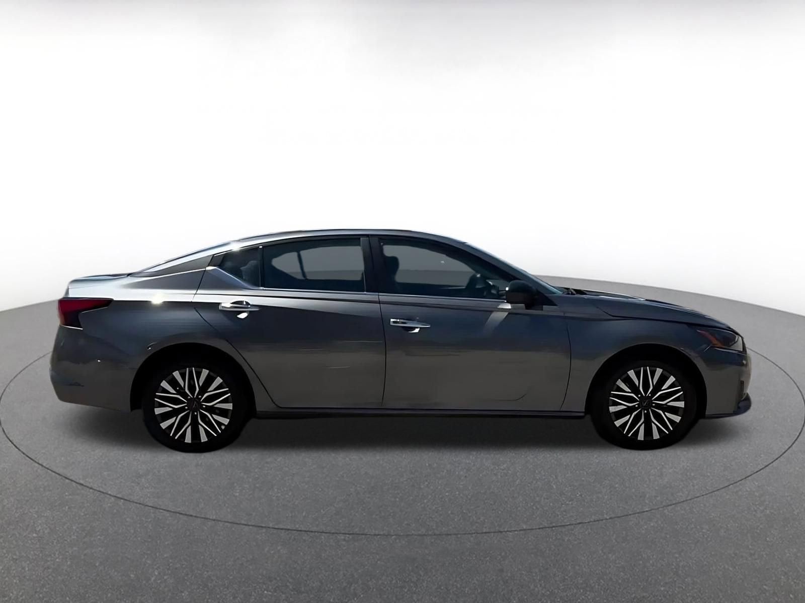 Thumbnail: 2025 Nissan Altima - 16