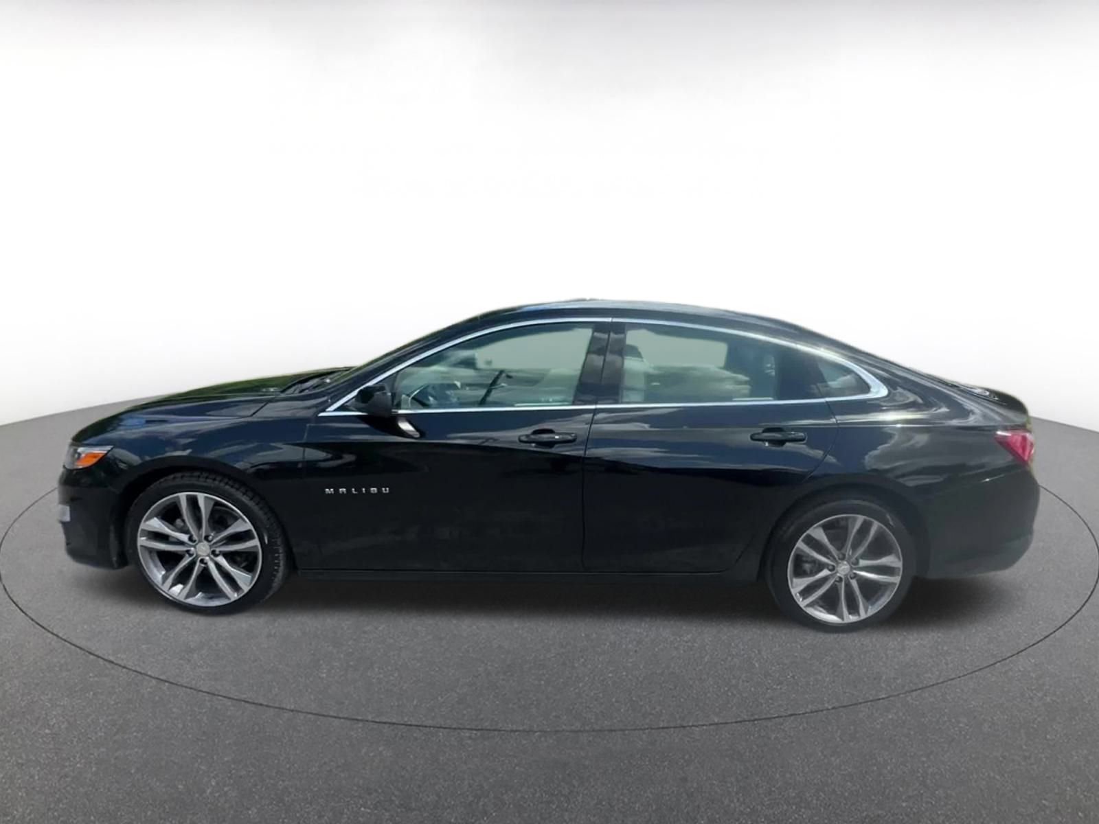 Thumbnail: 2024 Chevrolet Malibu - 10