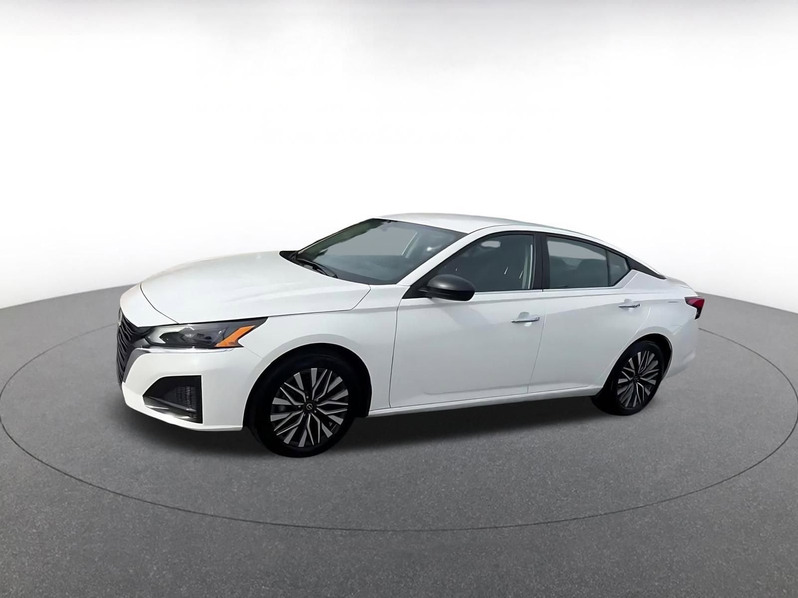 Thumbnail: 2025 Nissan Altima - 8