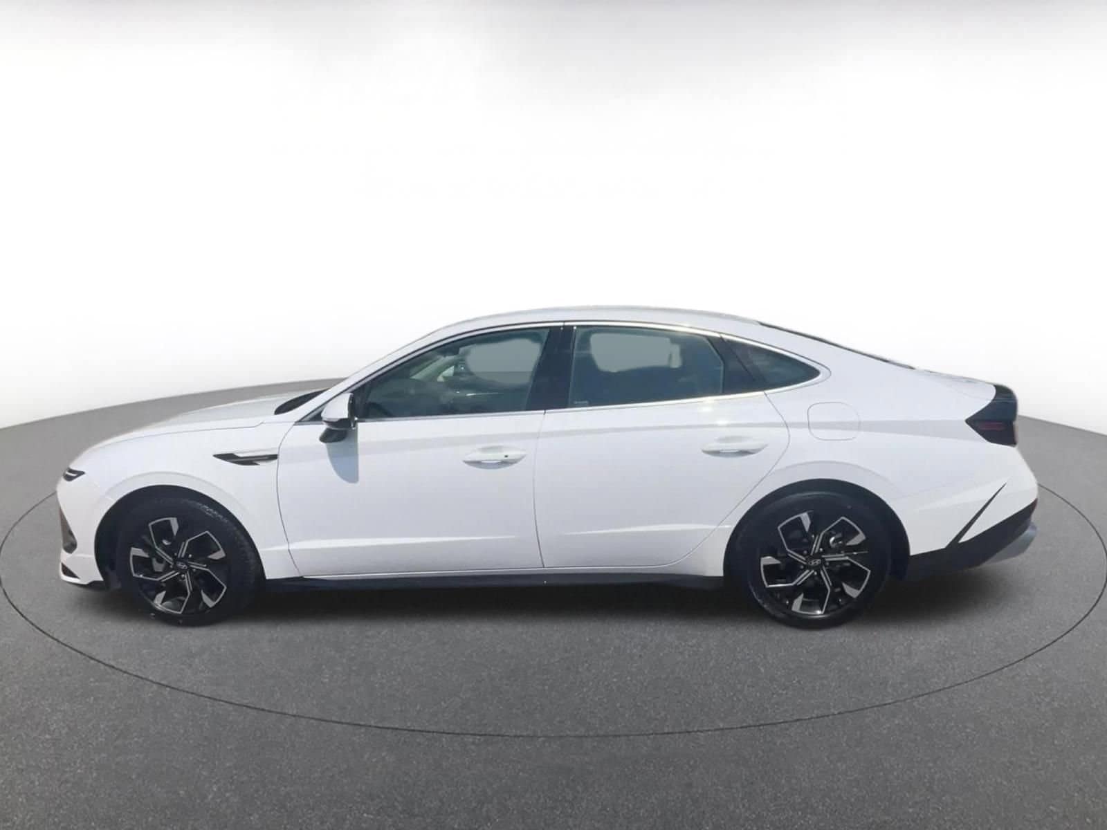 Thumbnail: 2025 Hyundai Sonata - 9