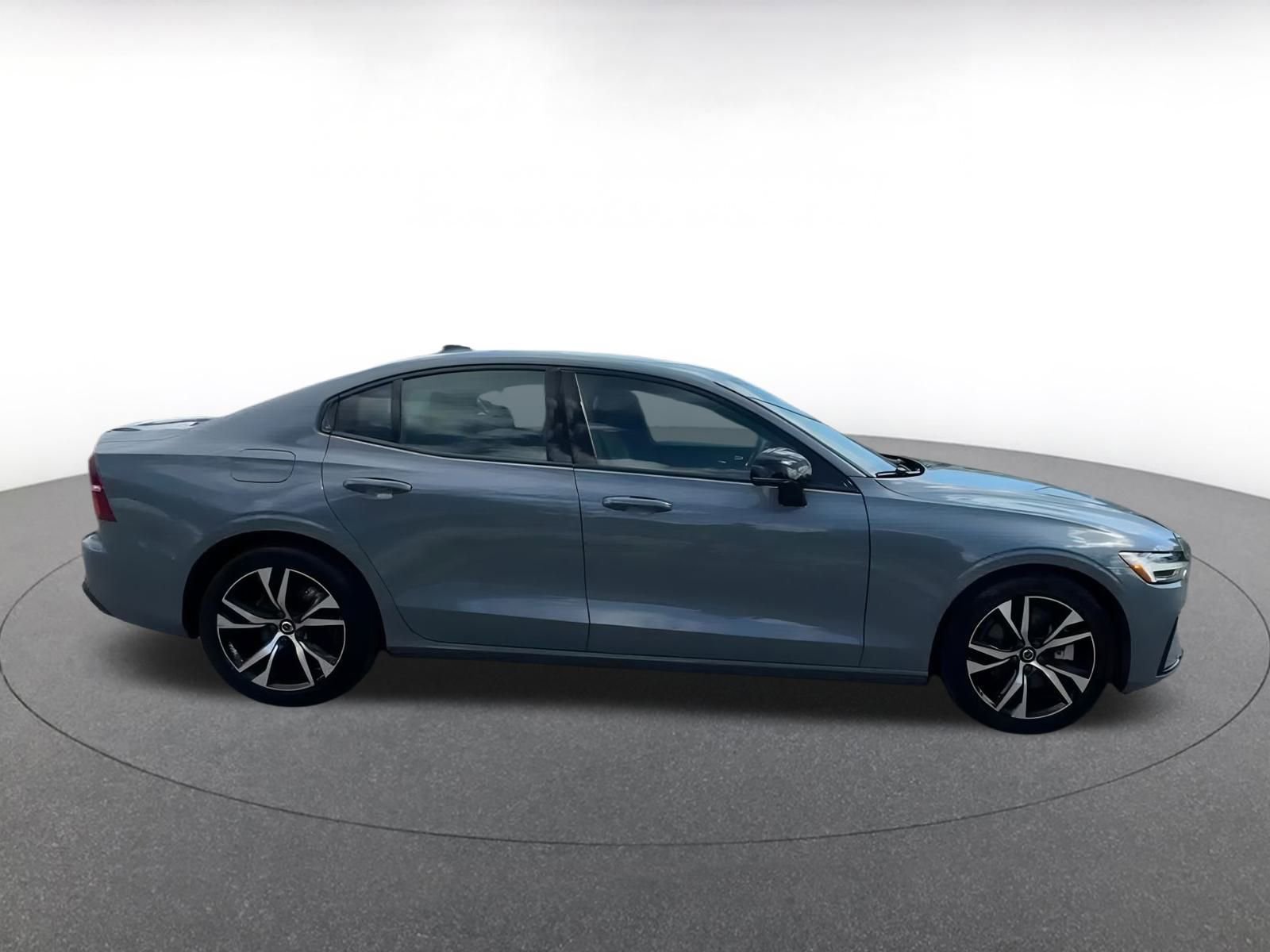 Thumbnail: 2024 Volvo S60 - 16