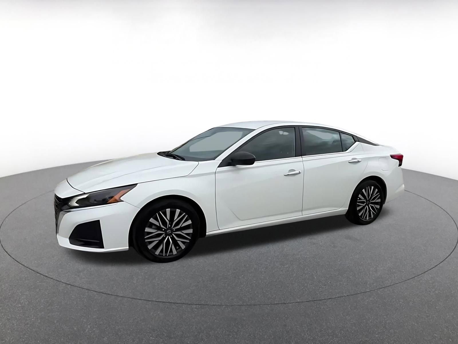 Thumbnail: 2025 Nissan Altima - 8