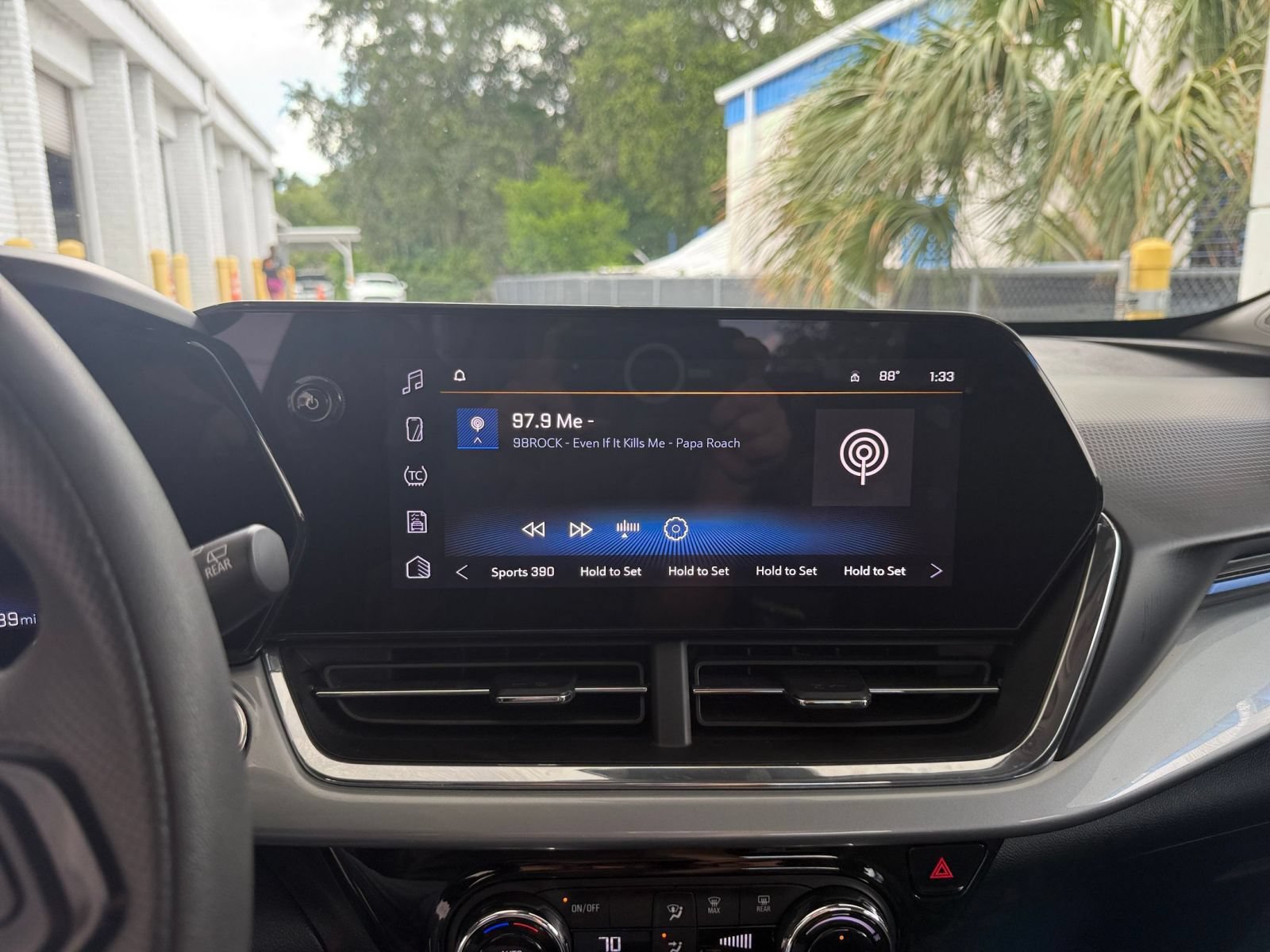 Thumbnail: 2025 Chevrolet Trax - 31