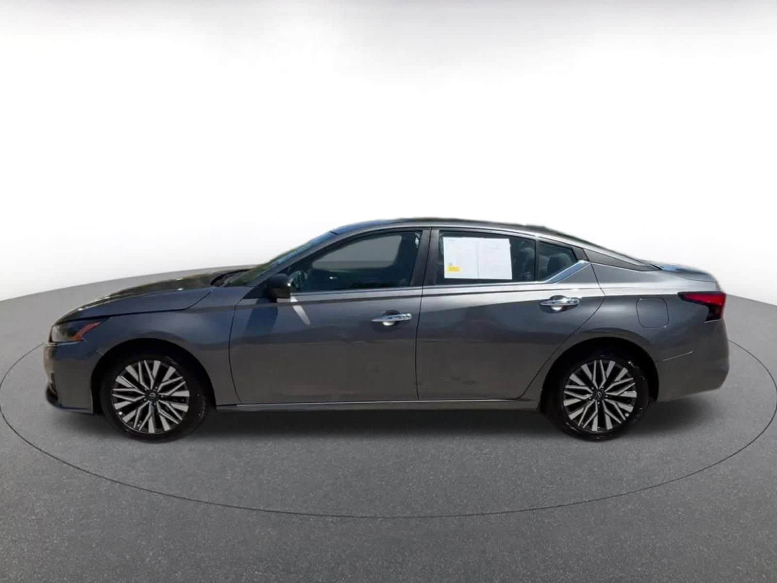 Thumbnail: 2025 Nissan Altima - 9