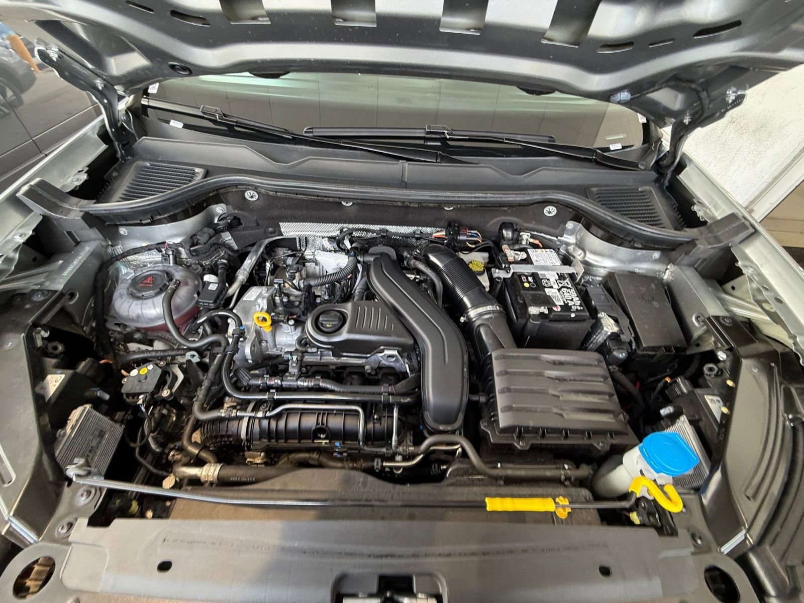 Thumbnail: 2025 Volkswagen Taos - 32