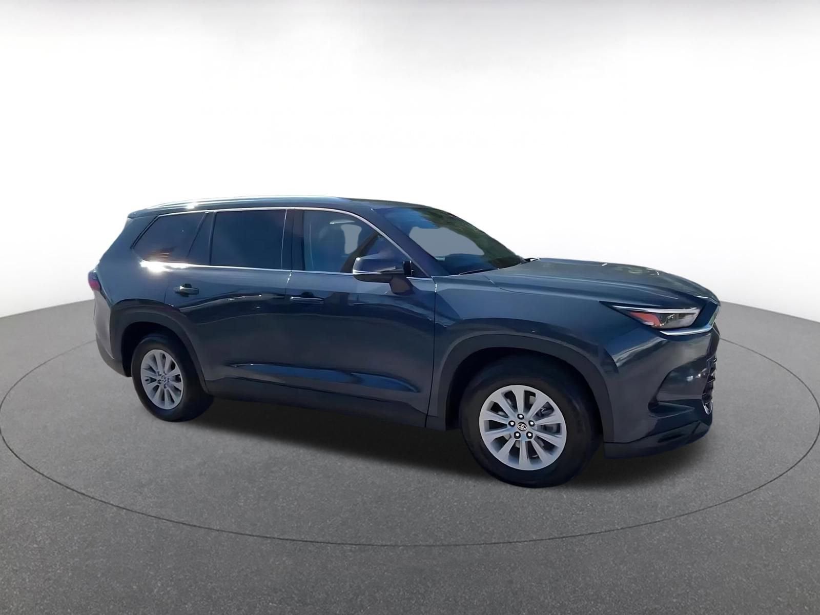 Thumbnail: 2025 Toyota Grand Highlander - 2