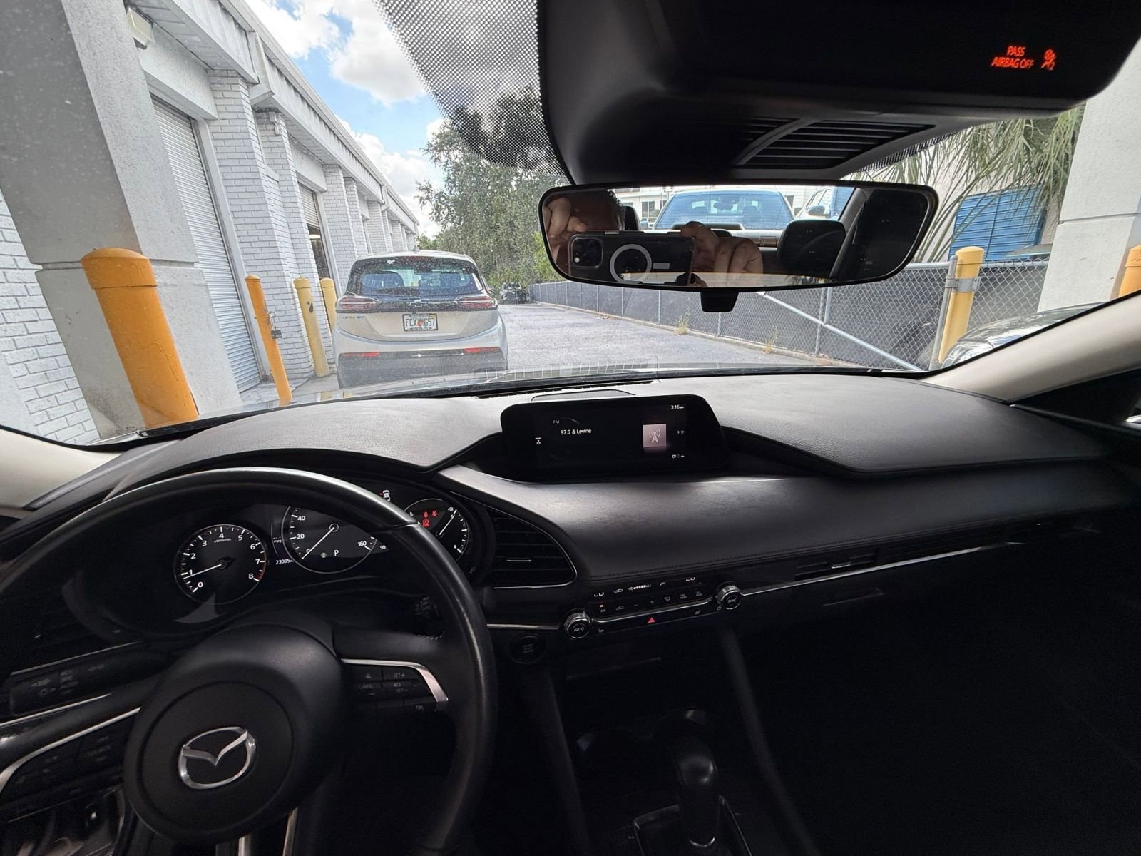 Thumbnail: 2025 Mazda Mazda3 - 33