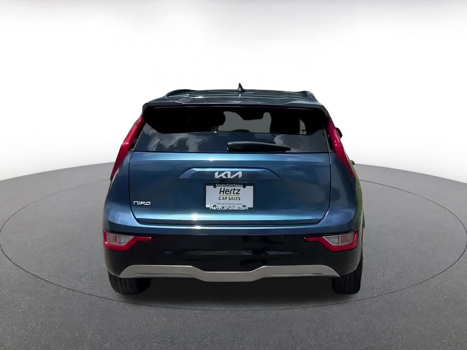 Thumbnail: 2023 Kia Niro - 12