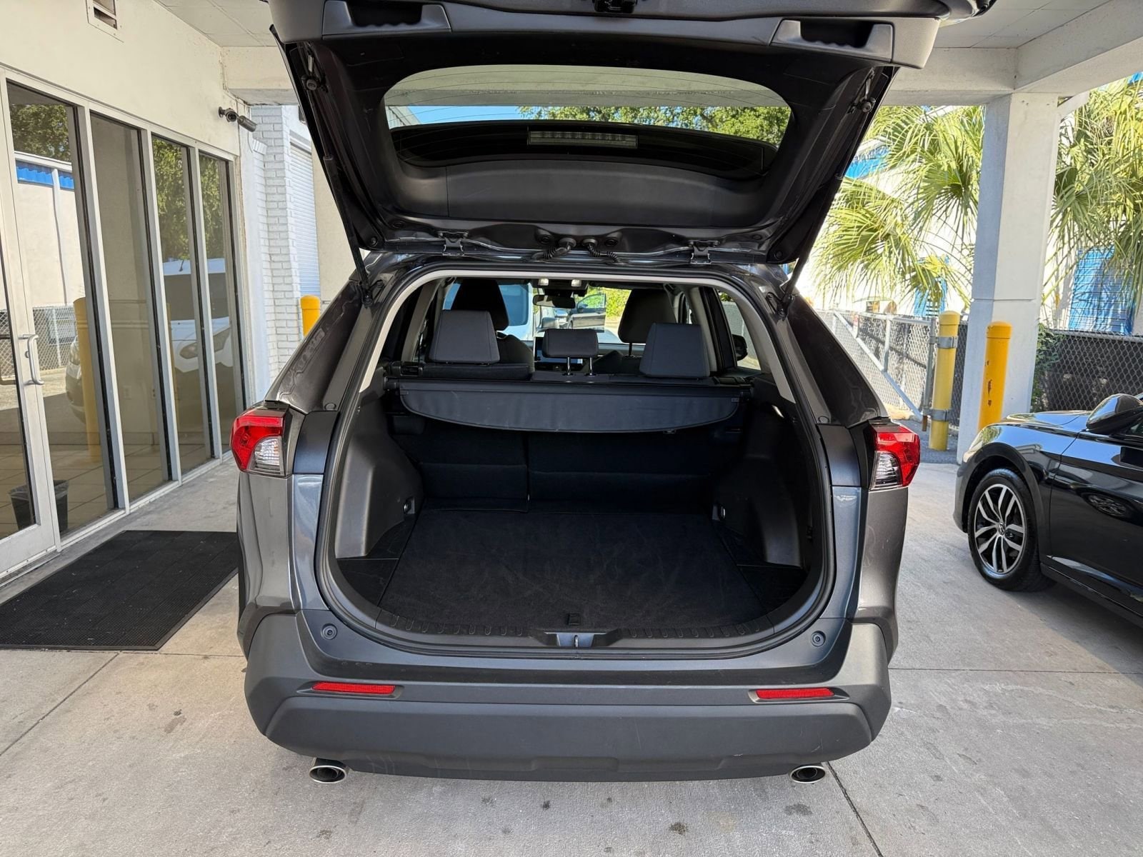 Thumbnail: 2025 Toyota RAV4 - 31