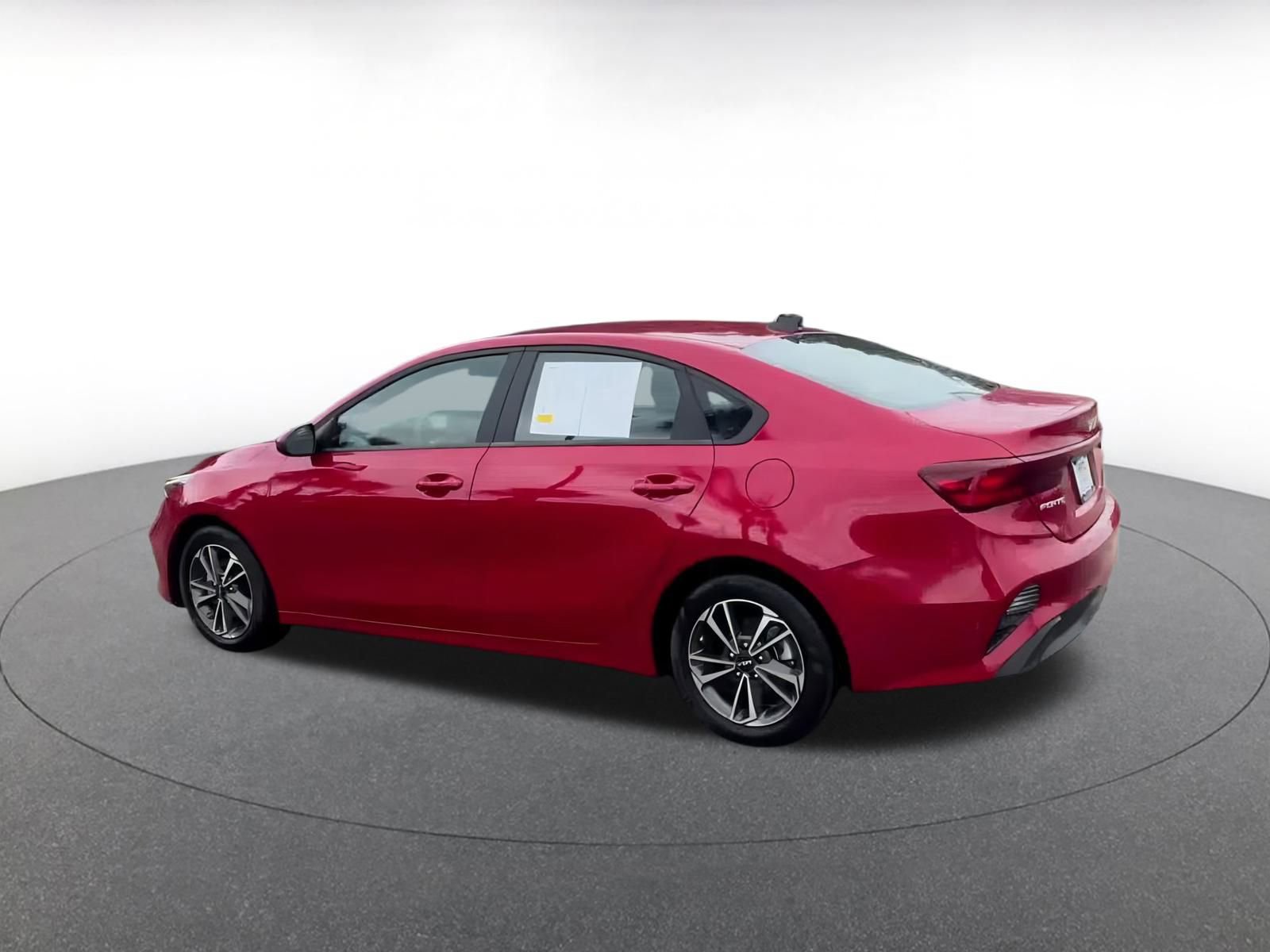 Thumbnail: 2024 Kia Forte - 10