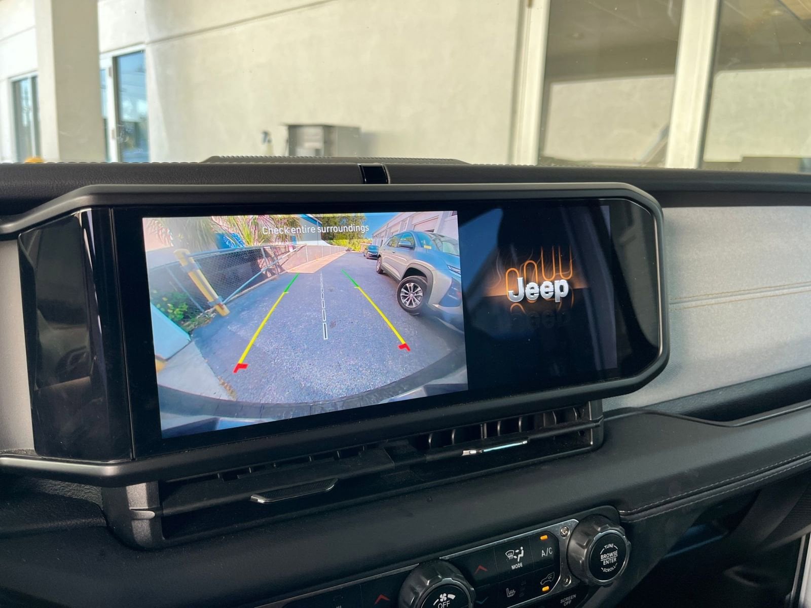 Thumbnail: 2025 Jeep Wrangler - 17