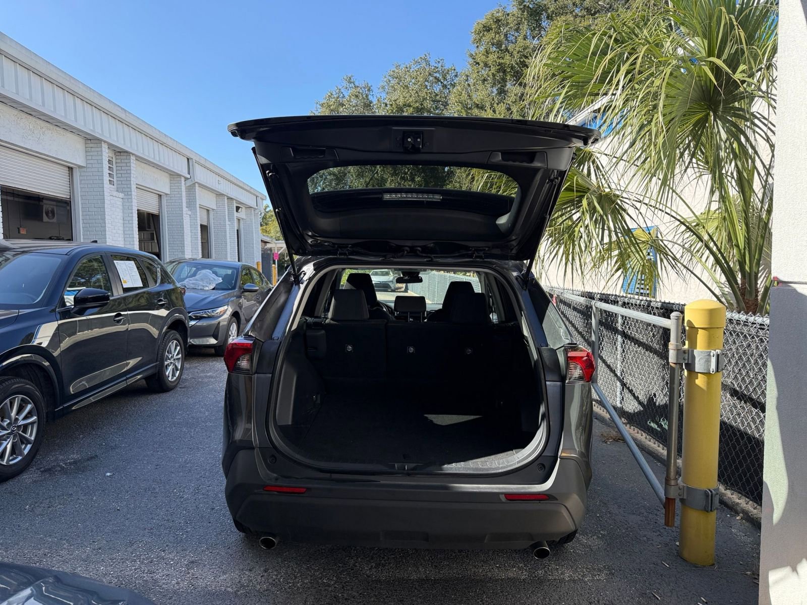 Thumbnail: 2025 Toyota RAV4 - 31