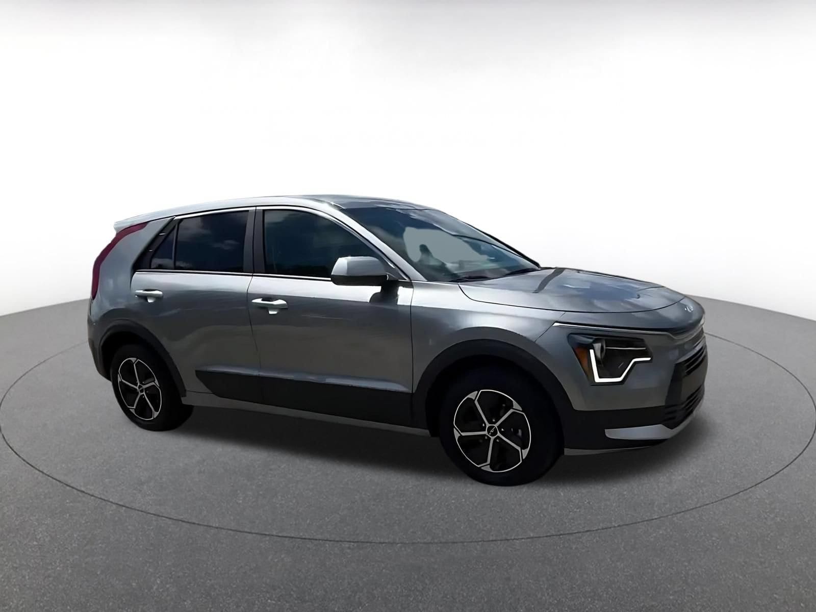 Thumbnail: 2026 Kia Niro - 2
