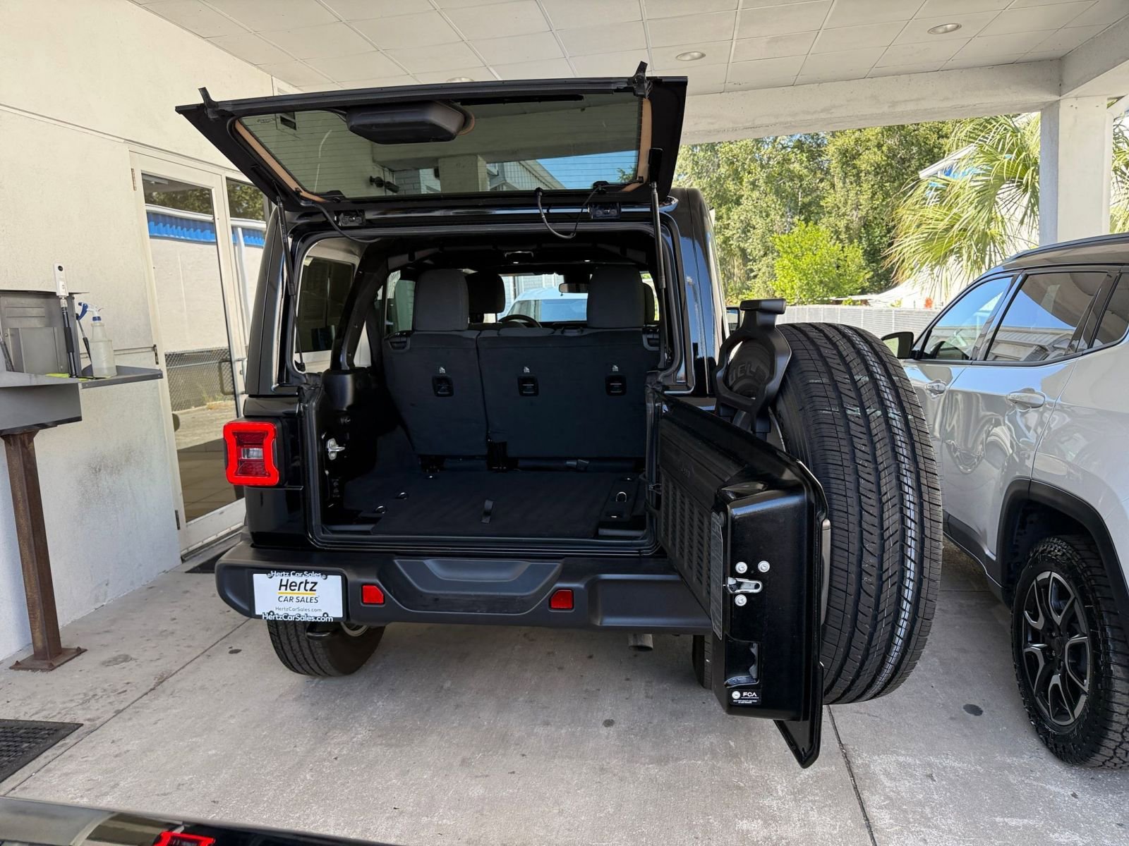 Thumbnail: 2025 Jeep Wrangler - 31