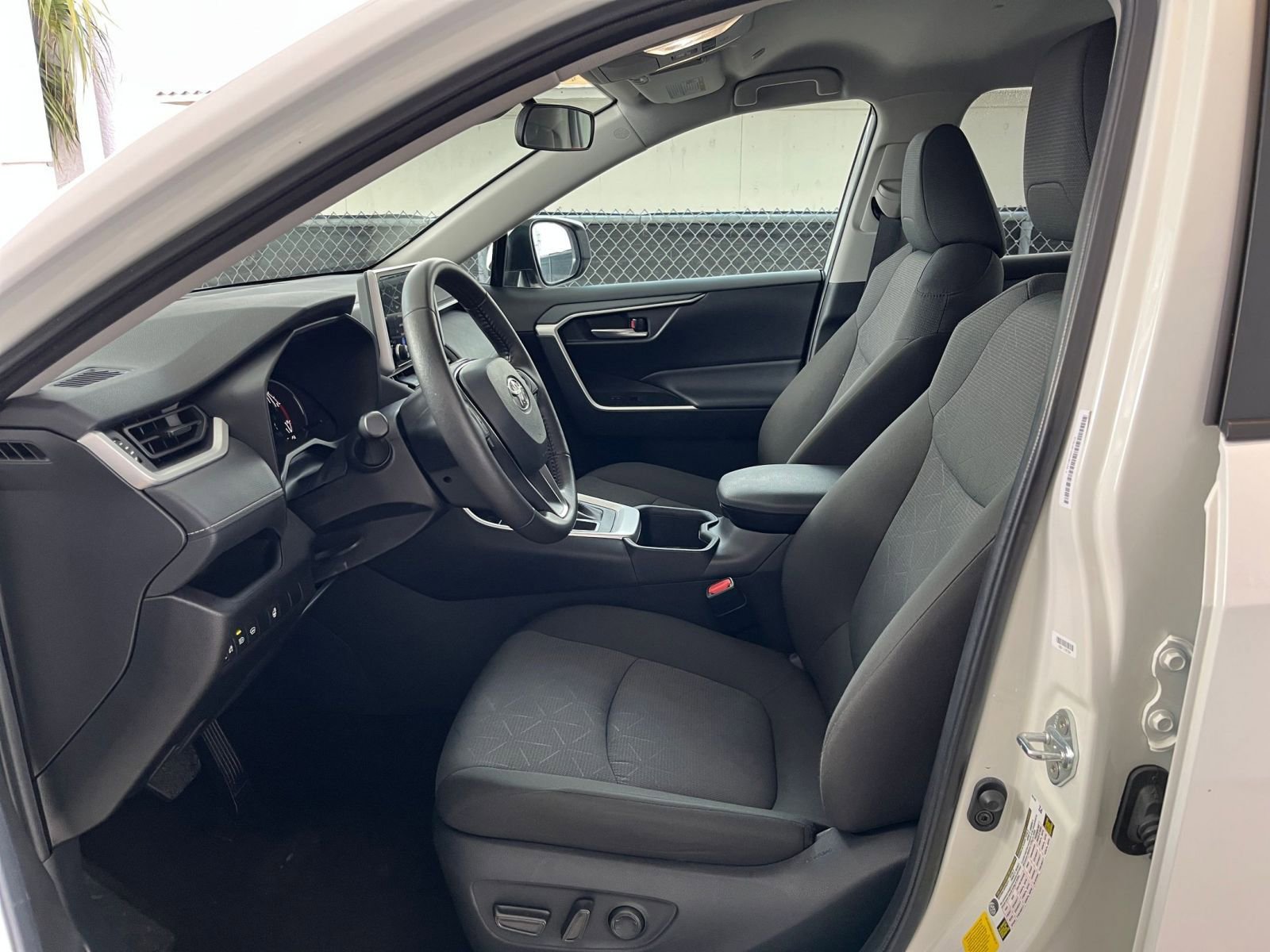 Thumbnail: 2025 Toyota RAV4 - 27