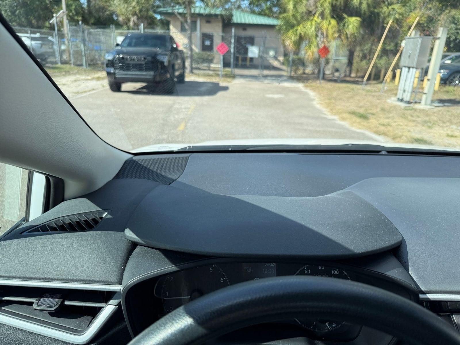 Thumbnail: 2025 Toyota Corolla - 34