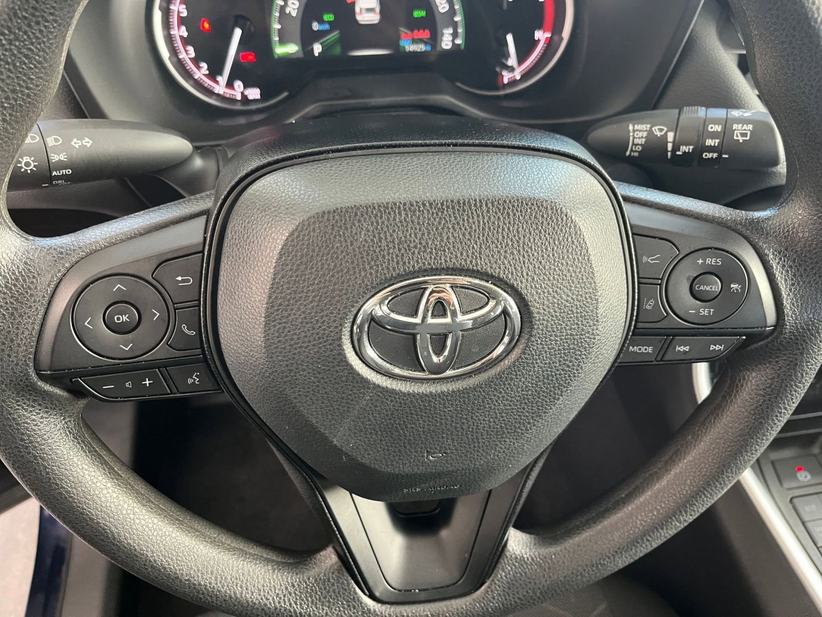 Thumbnail: 2025 Toyota RAV4 - 28