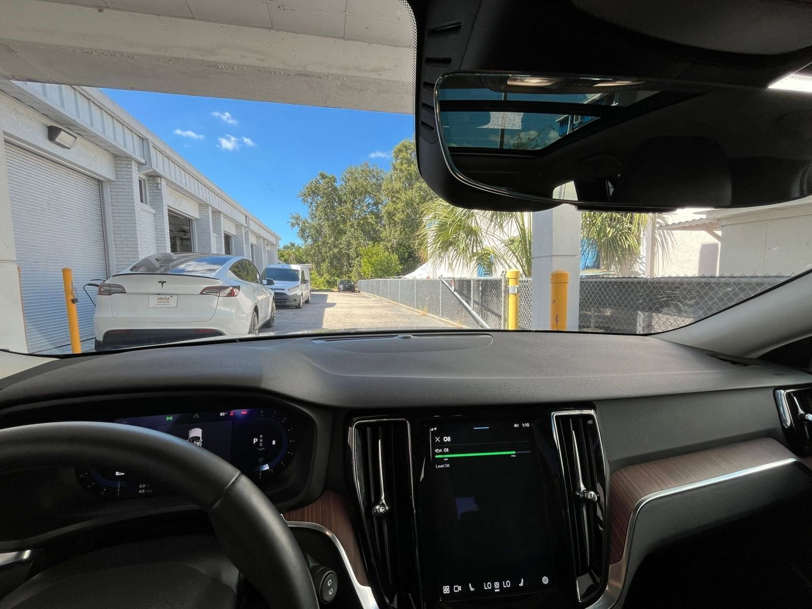 Thumbnail: 2025 Volvo S60 - 33