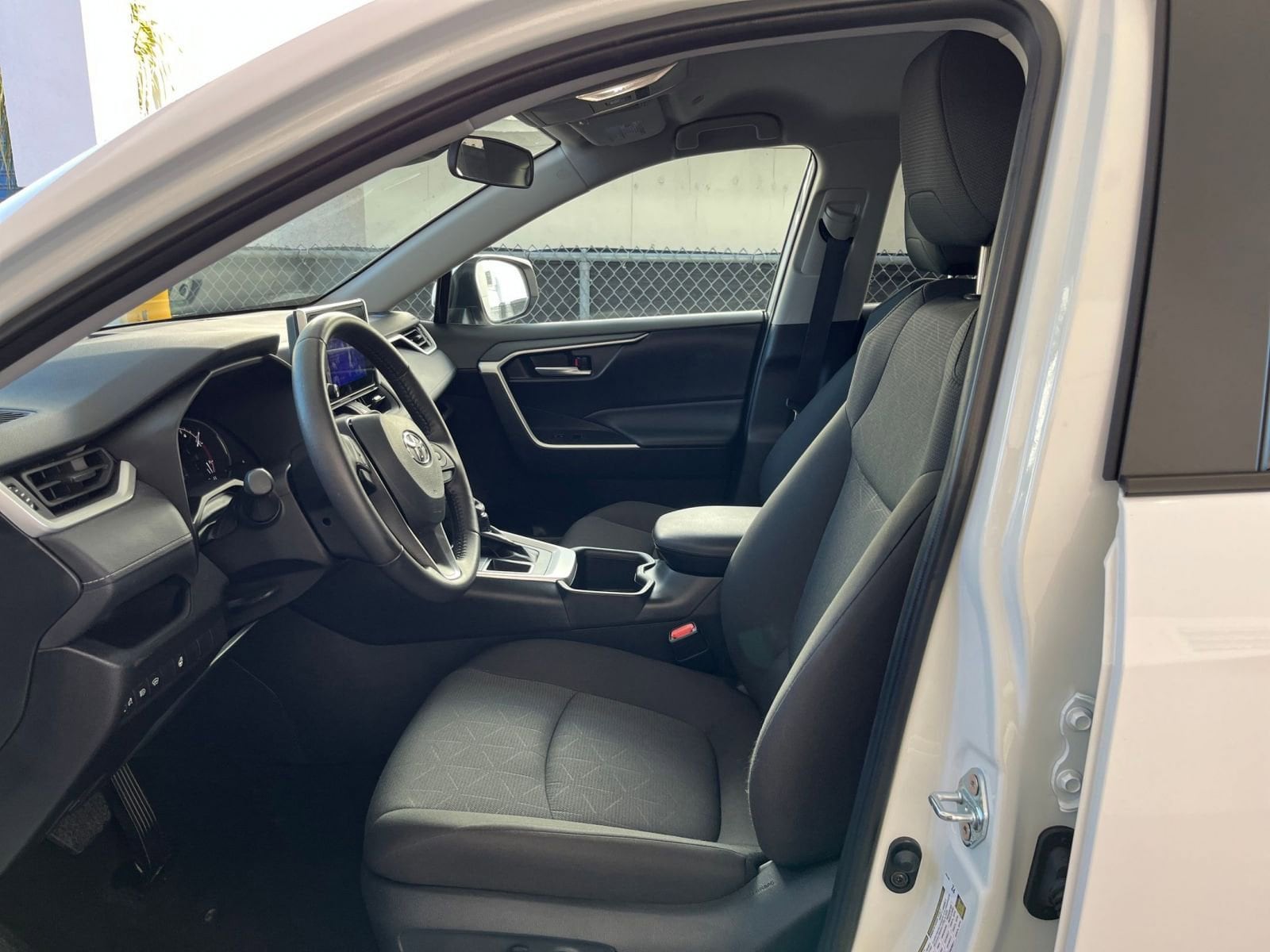 Thumbnail: 2025 Toyota RAV4 - 27