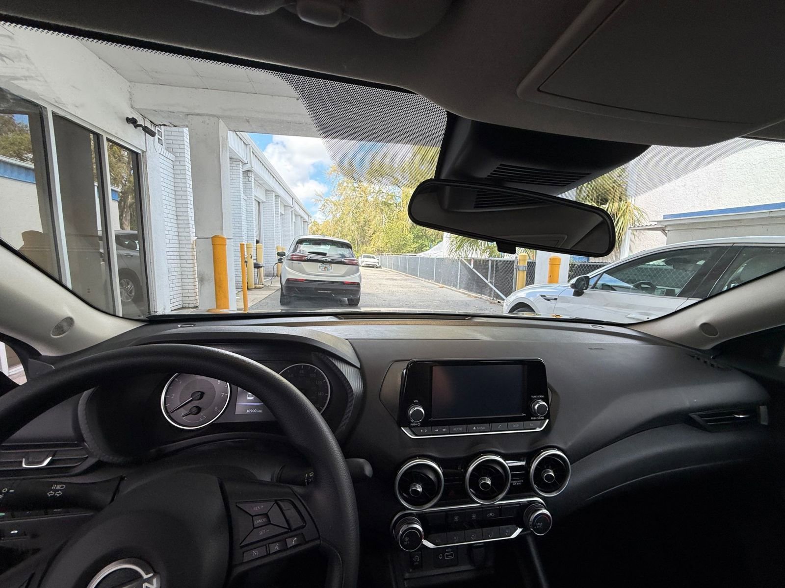 Thumbnail: 2025 Nissan Sentra - 31