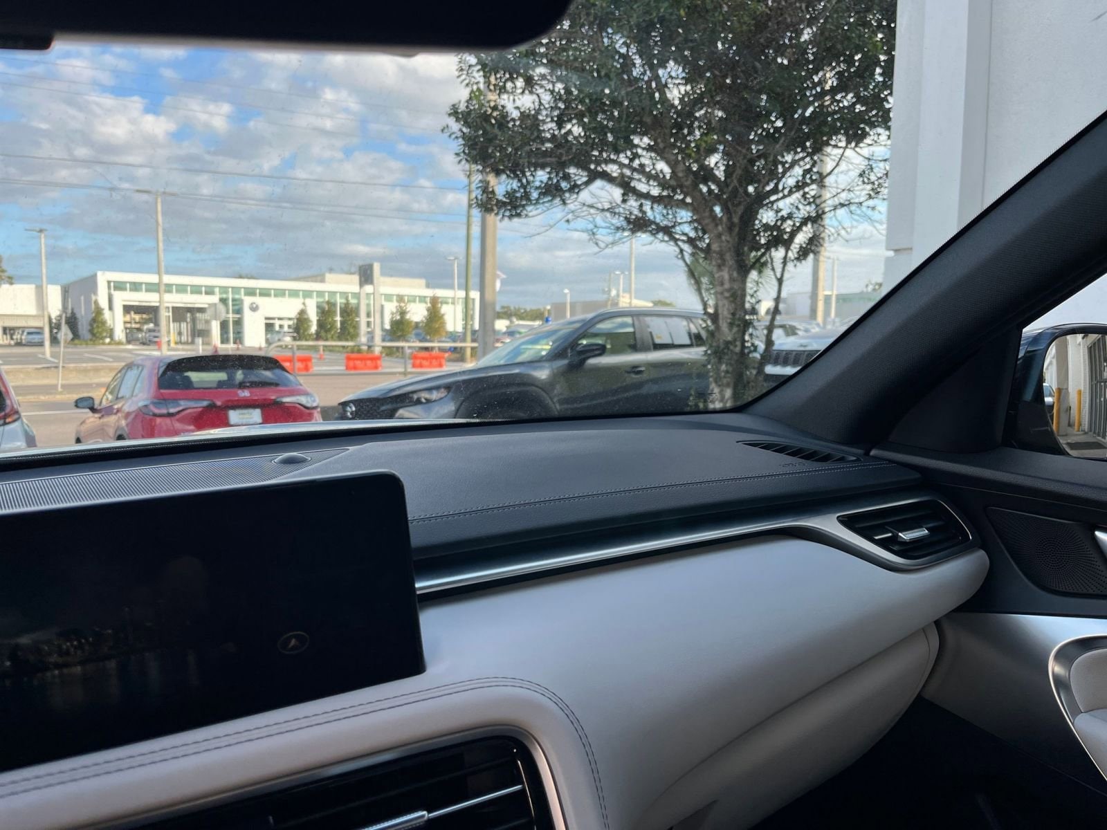 Thumbnail: 2025 Genesis G70 - 35