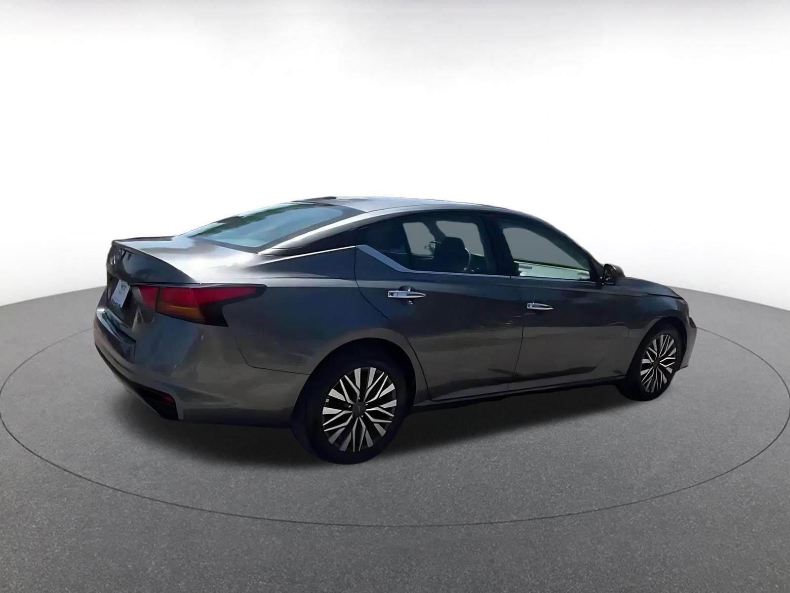 Thumbnail: 2025 Nissan Altima - 15