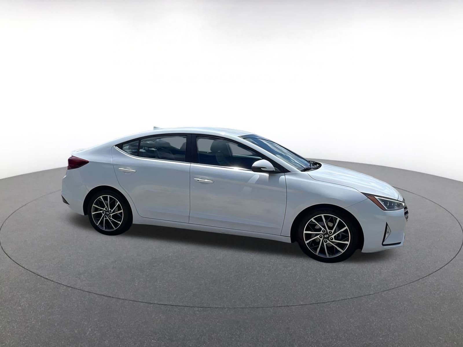 Thumbnail: 2020 Hyundai Elantra - 1