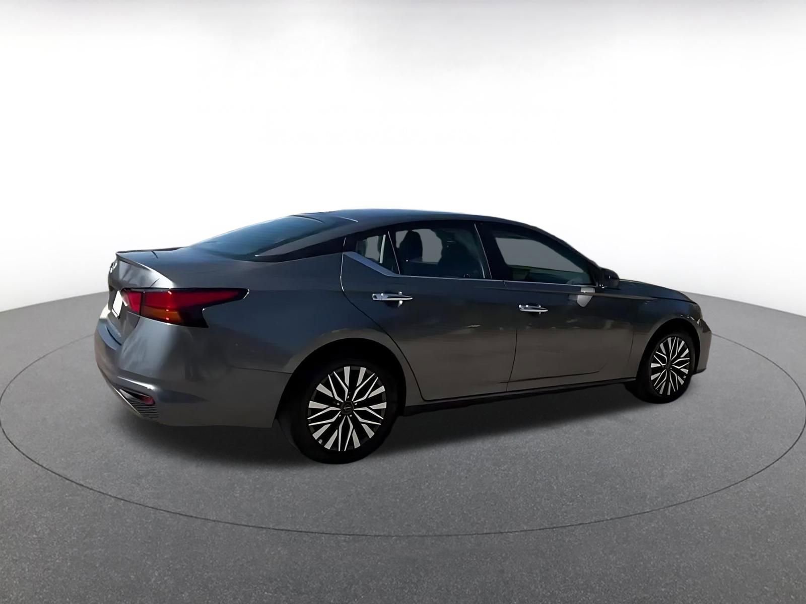 Thumbnail: 2025 Nissan Altima - 15