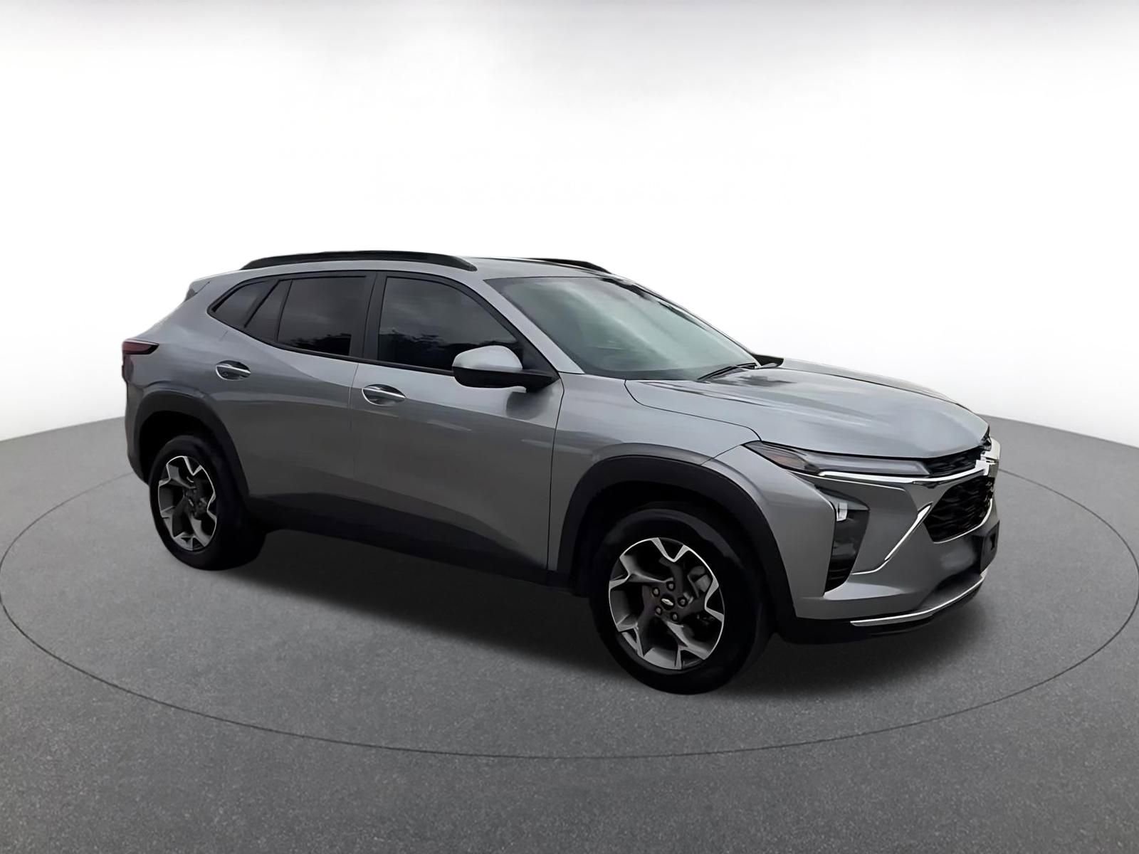 Thumbnail: 2025 Chevrolet Trax - 2