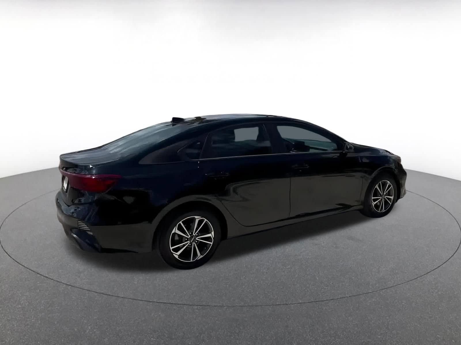 Thumbnail: 2024 Kia Forte - 11