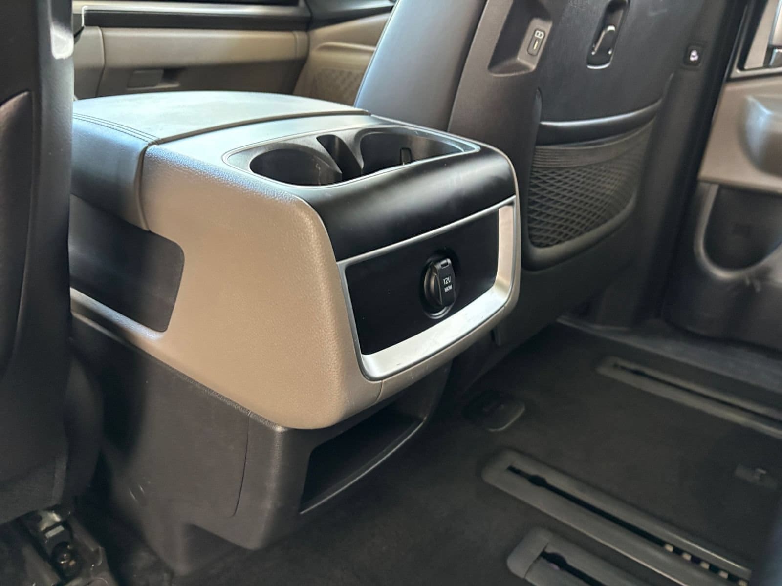 Thumbnail: 2026 Kia Carnival - 24