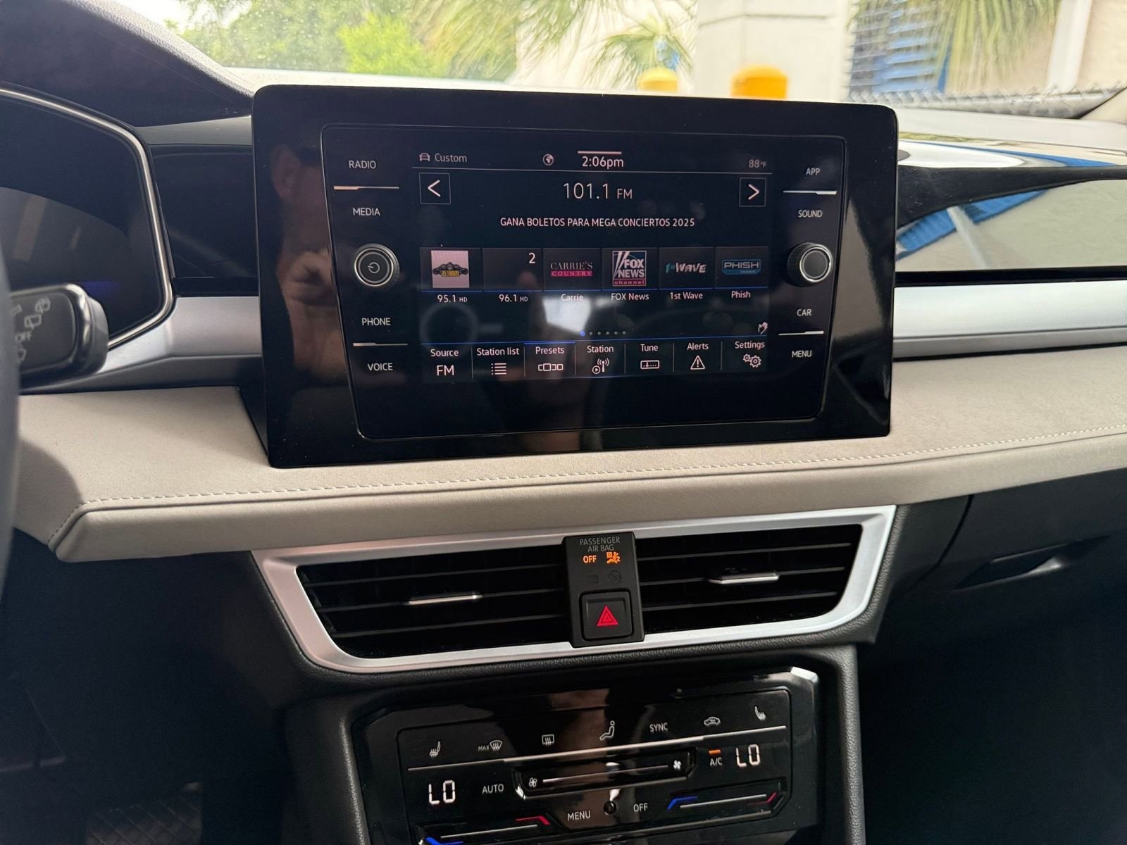 Thumbnail: 2025 Volkswagen Taos - 18