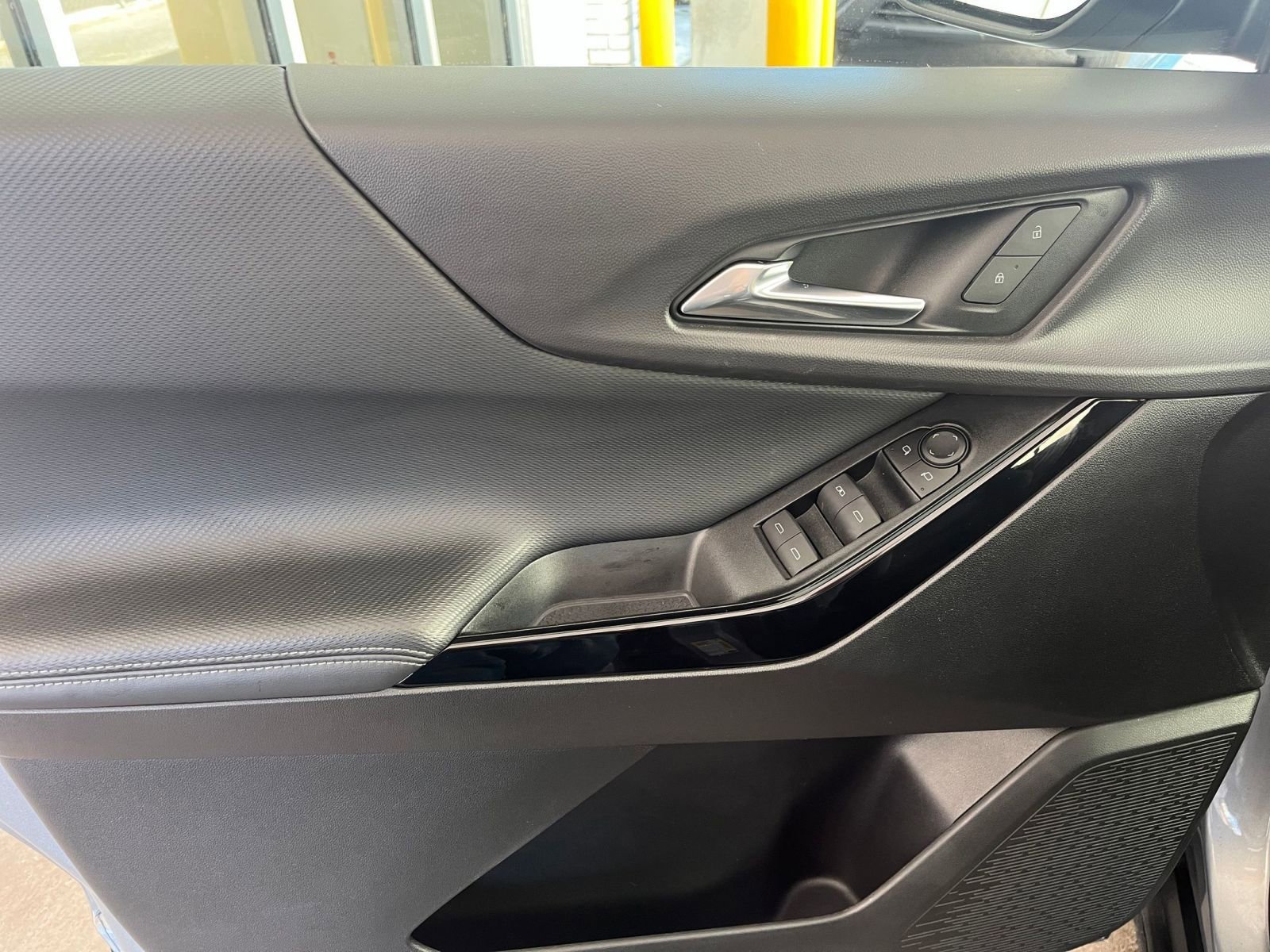 Thumbnail: 2025 Chevrolet Equinox - 18