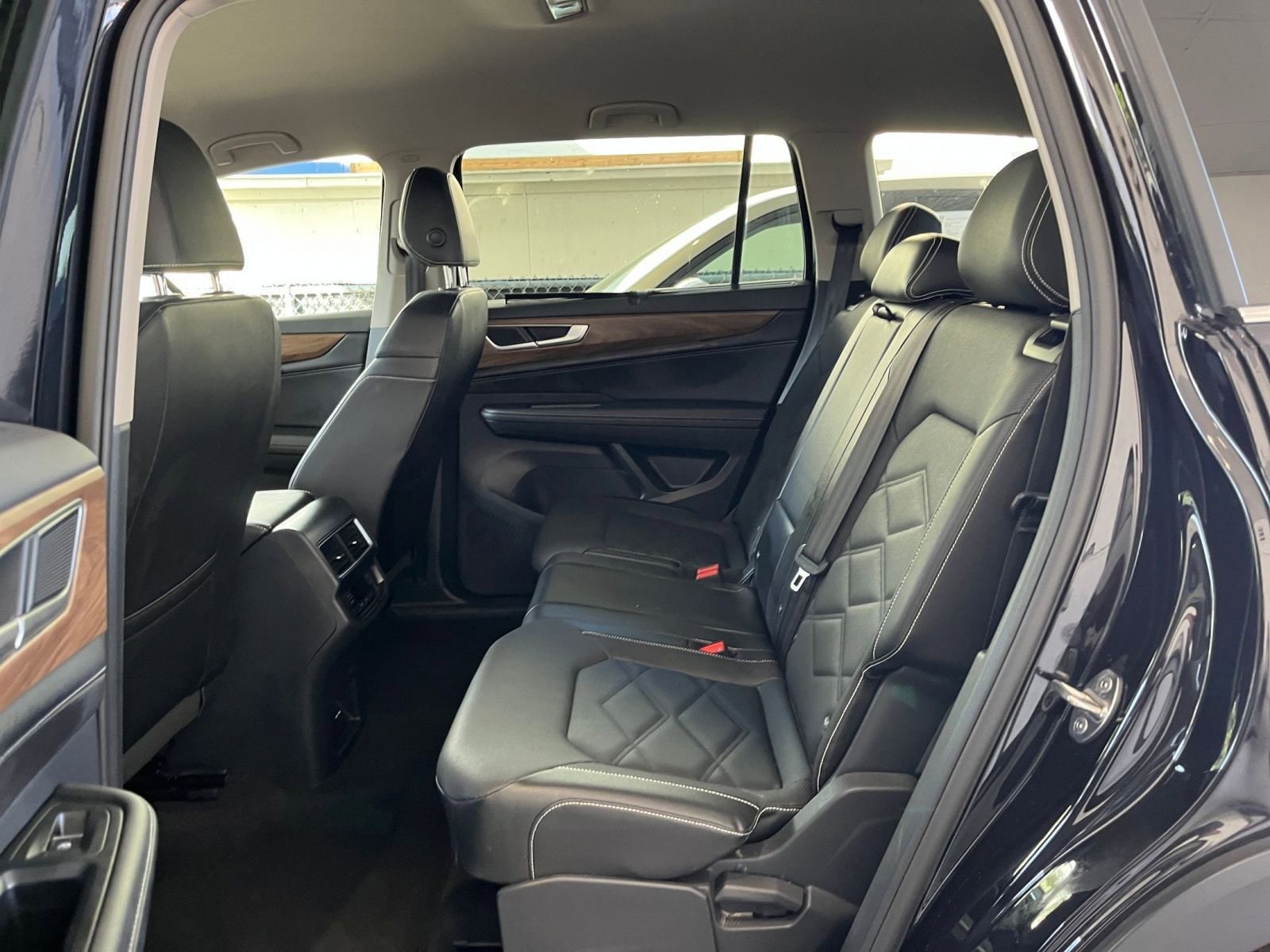 Thumbnail: 2025 Volkswagen Atlas - 25