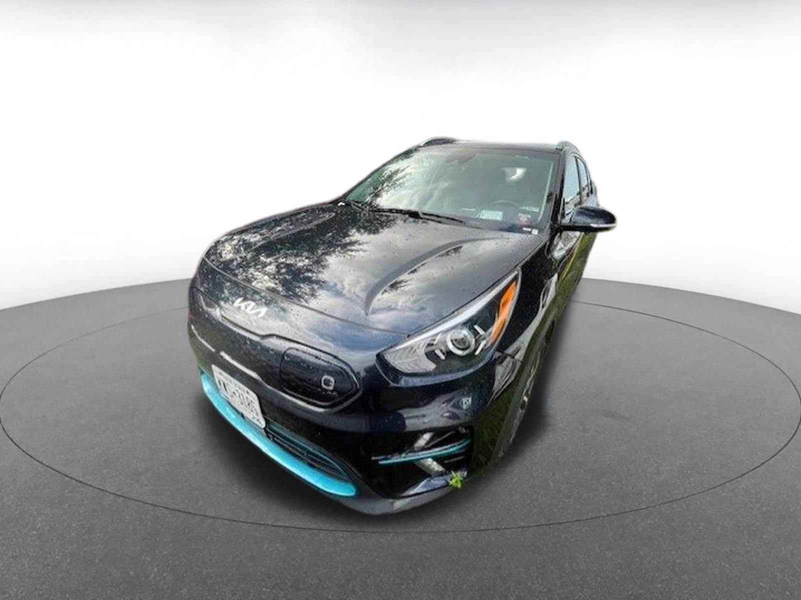 Thumbnail: 2022 Kia Niro - 3