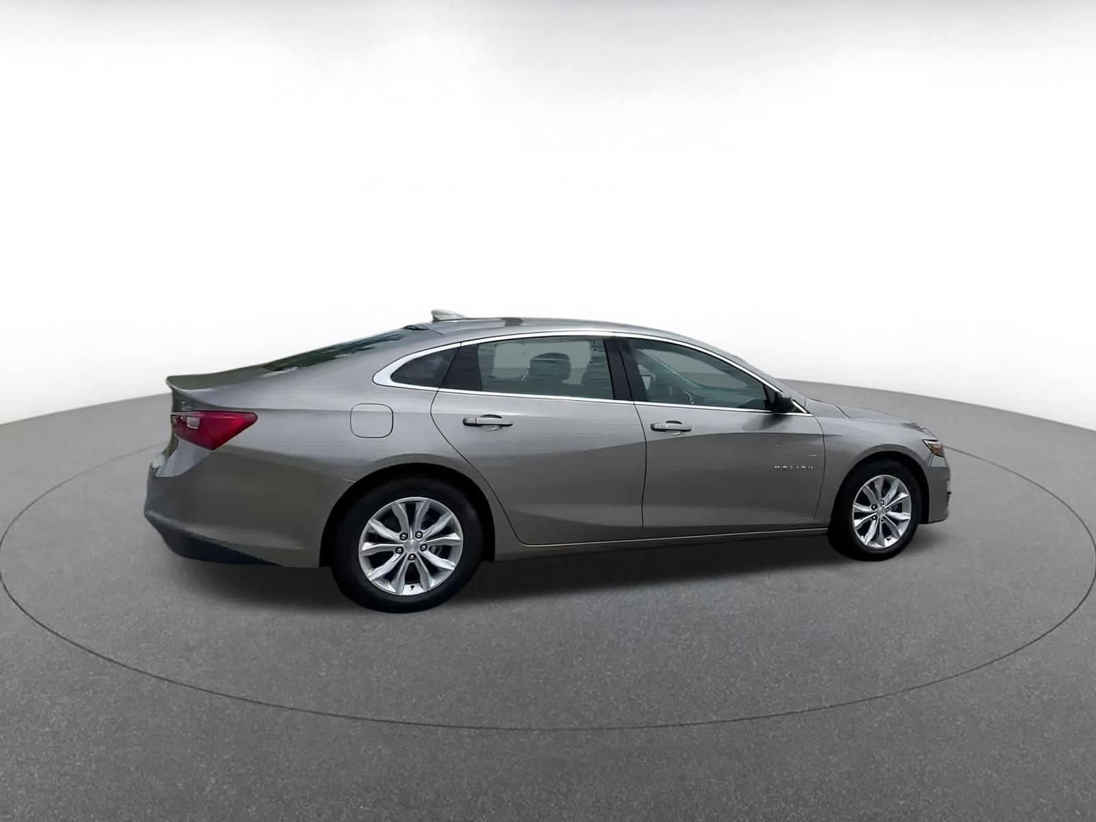 Thumbnail: 2023 Chevrolet Malibu - 13