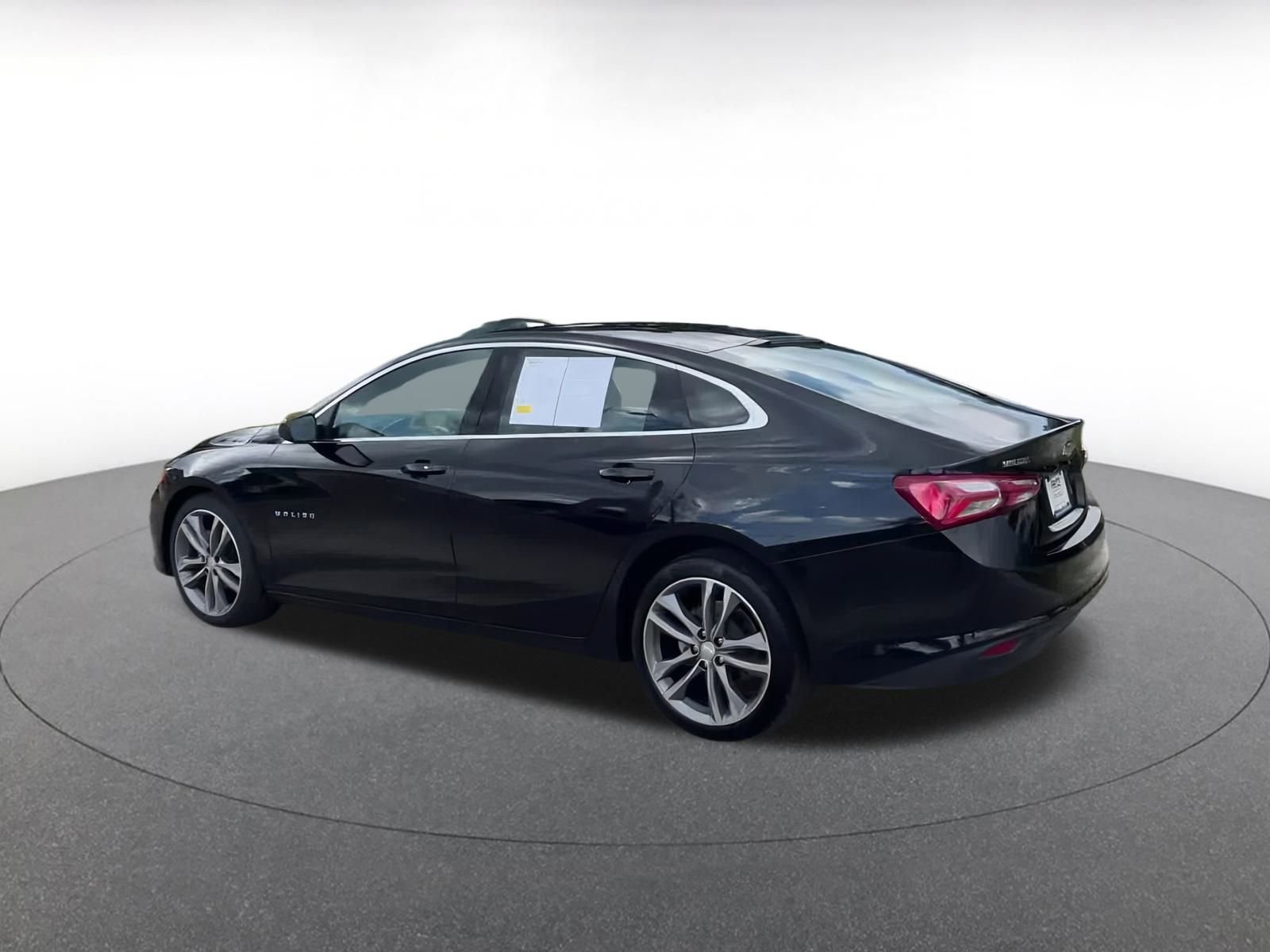 Thumbnail: 2024 Chevrolet Malibu - 10