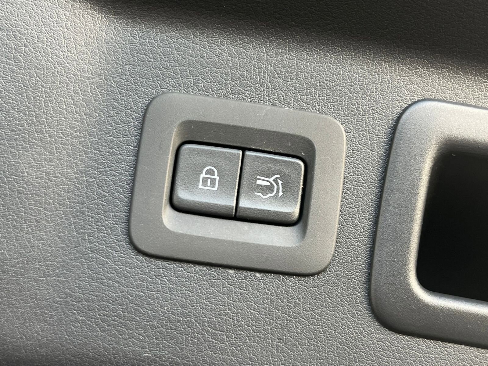 Thumbnail: 2025 Mazda CX-90 - 30