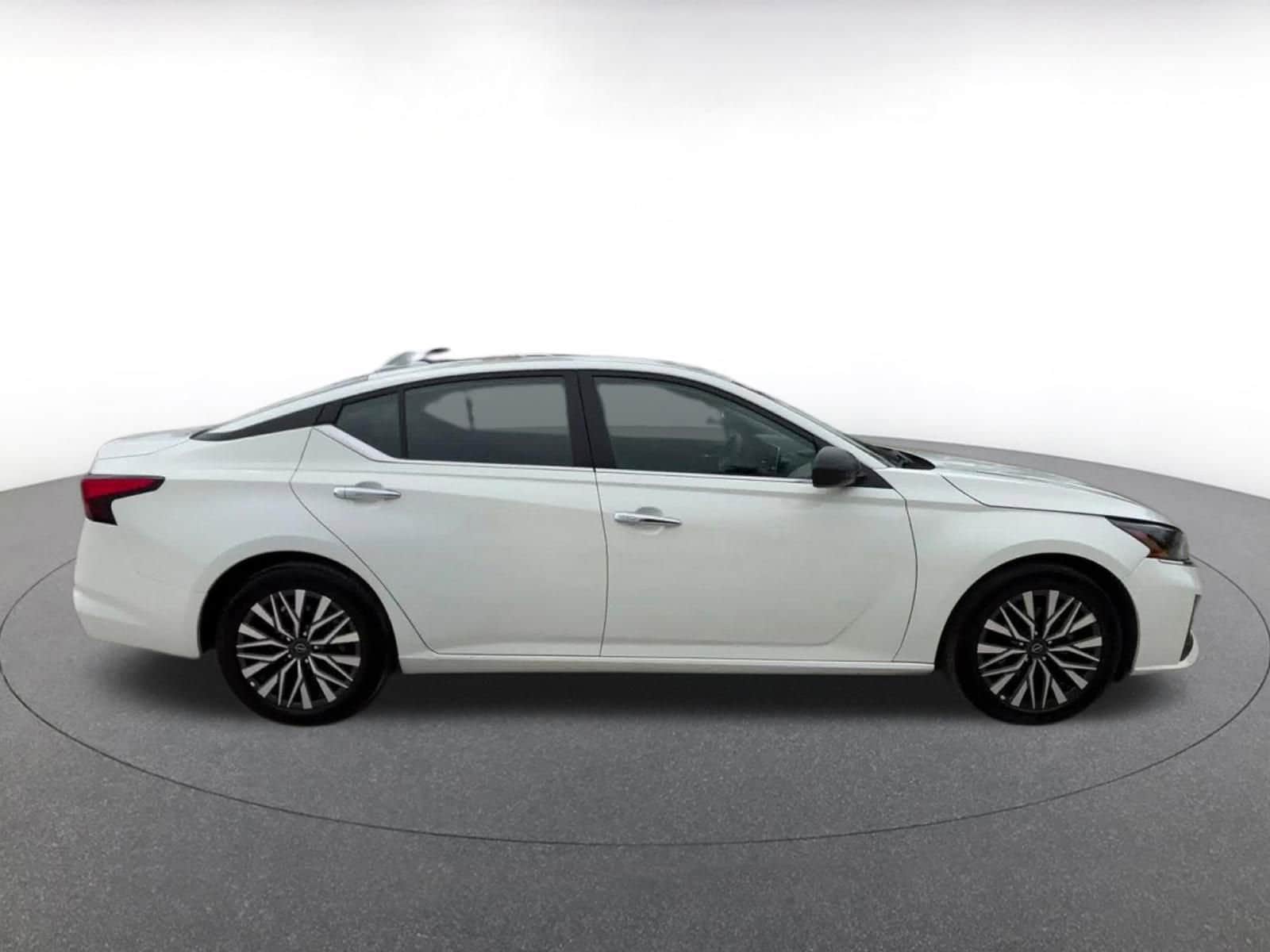Thumbnail: 2025 Nissan Altima - 16