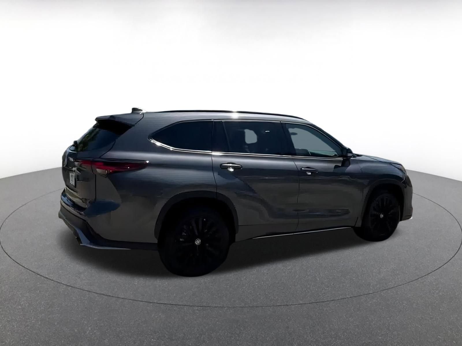 2024 Toyota Highlander XSE 13