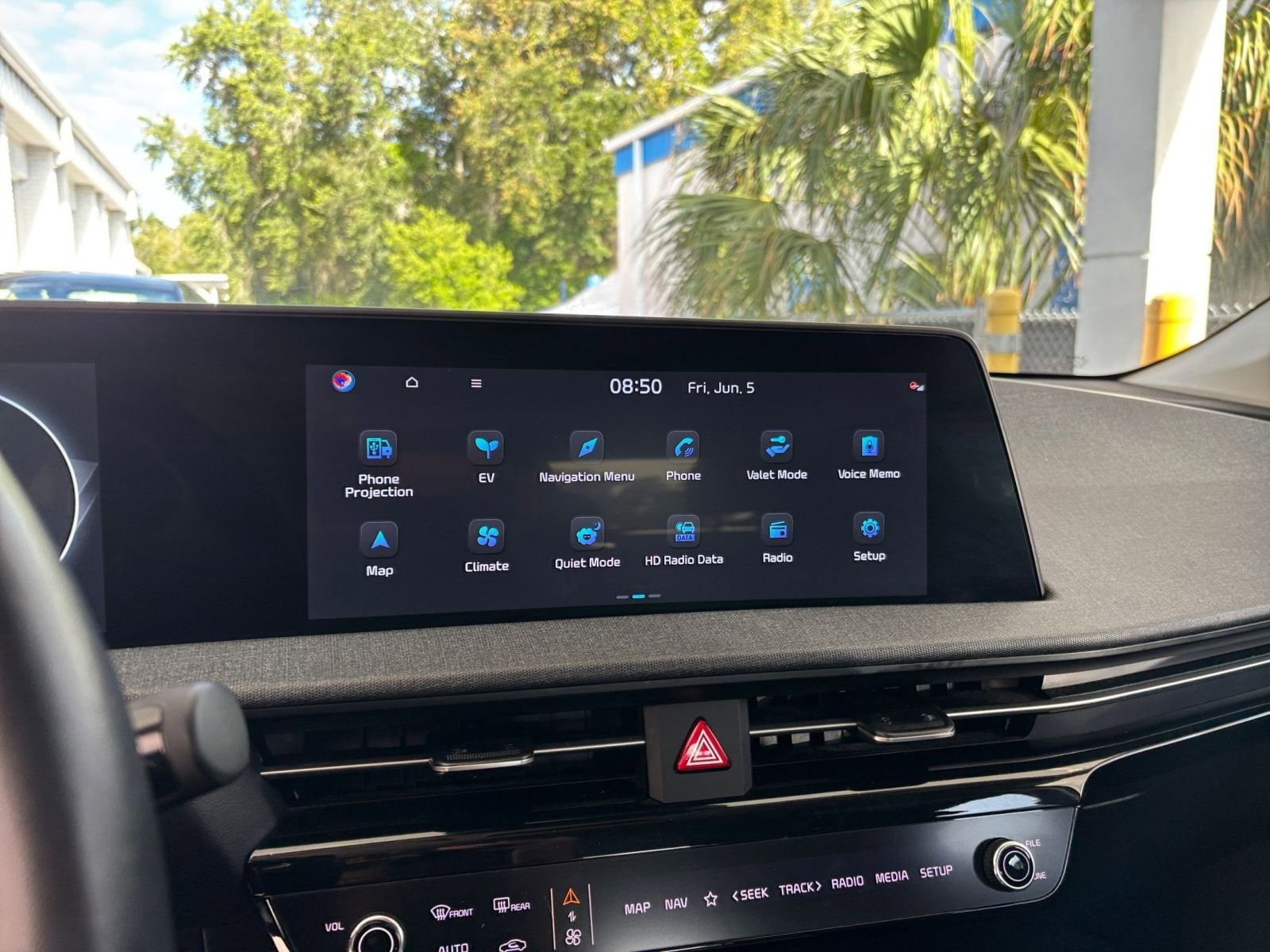 Thumbnail: 2023 Kia EV6 - 25