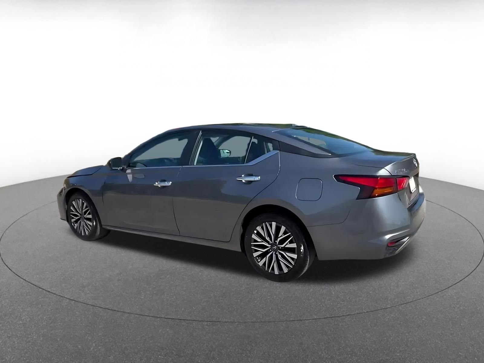 Thumbnail: 2025 Nissan Altima - 10